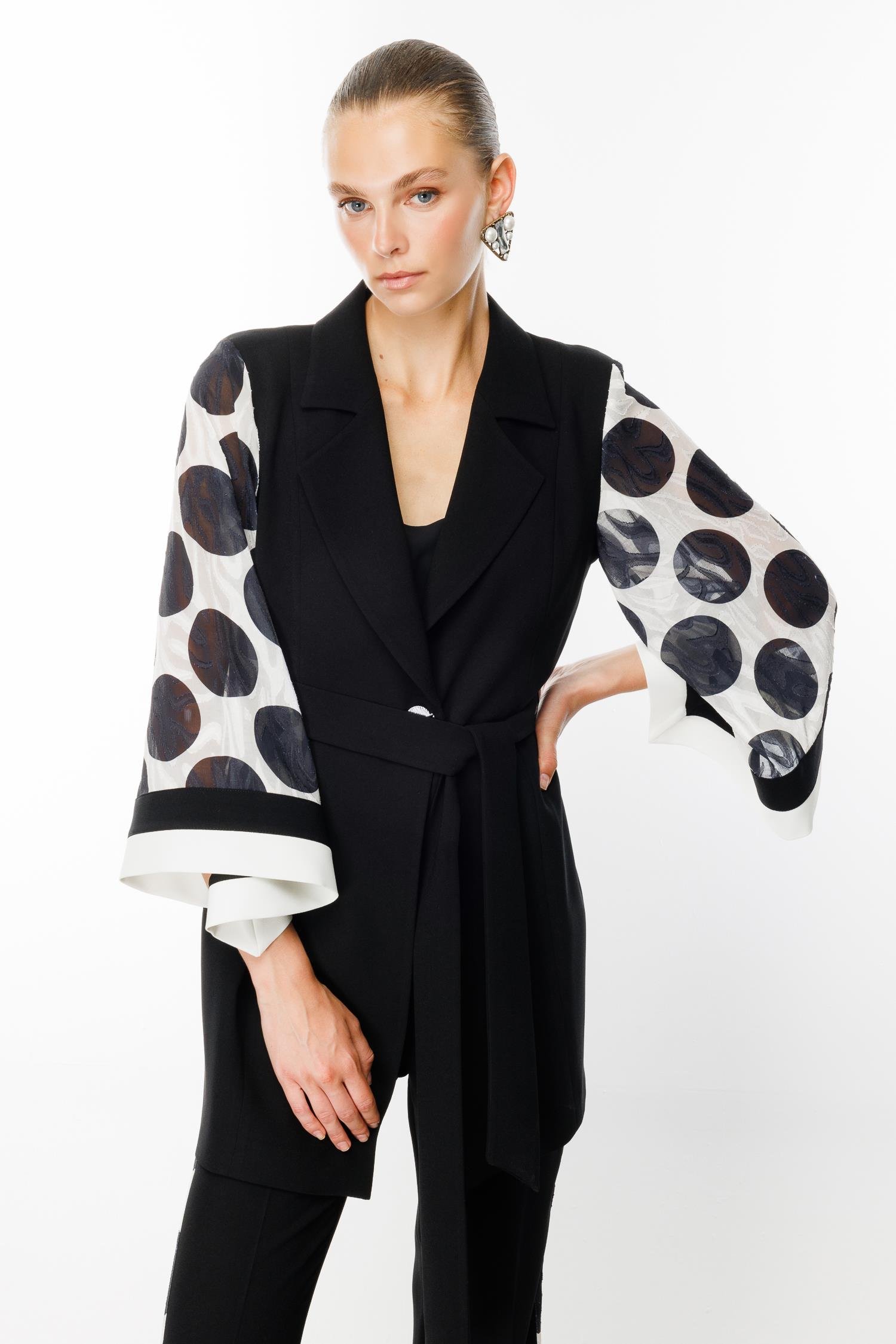 Modailgi  Kolları Puantiye Desenli Atletli Uzun Ceket Siyah