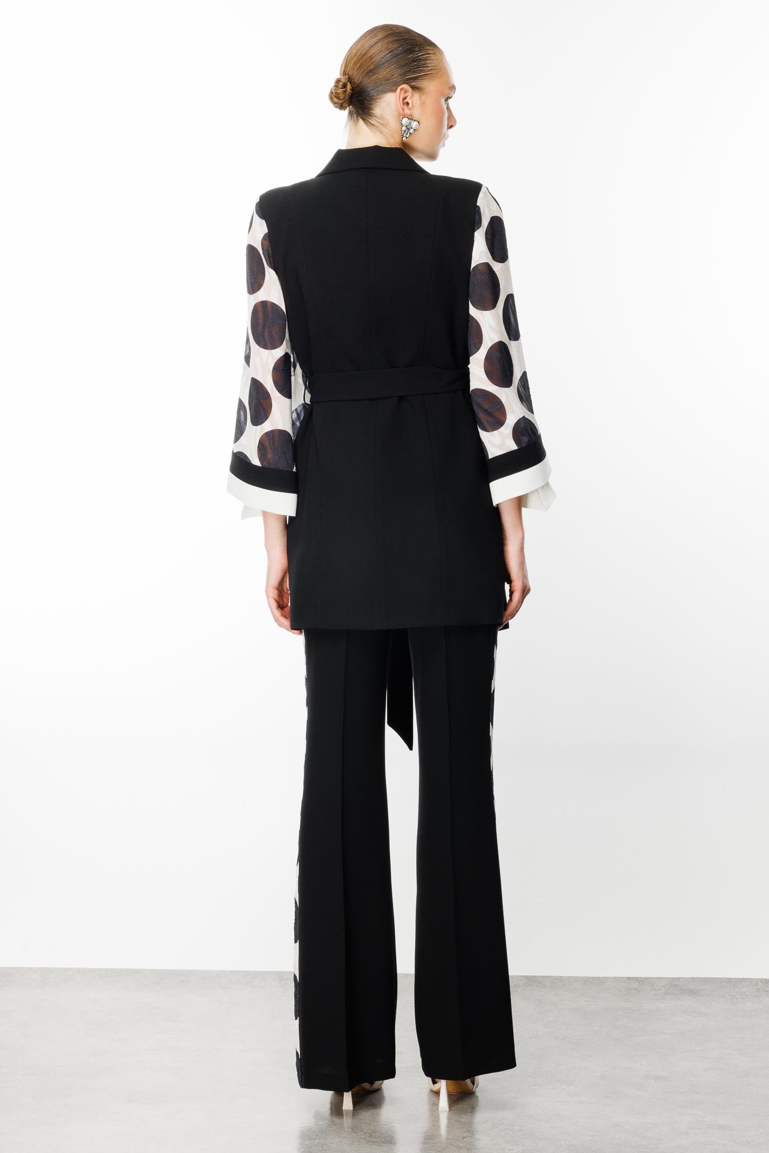 Modailgi  Kolları Puantiye Desenli Atletli Uzun Ceket Siyah