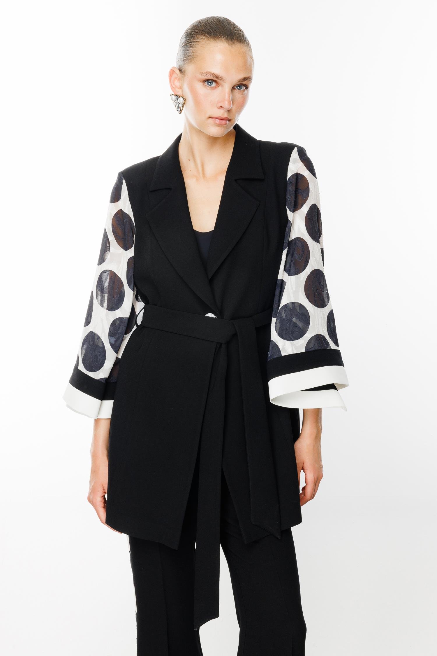 Modailgi  Kolları Puantiye Desenli Atletli Uzun Ceket Siyah