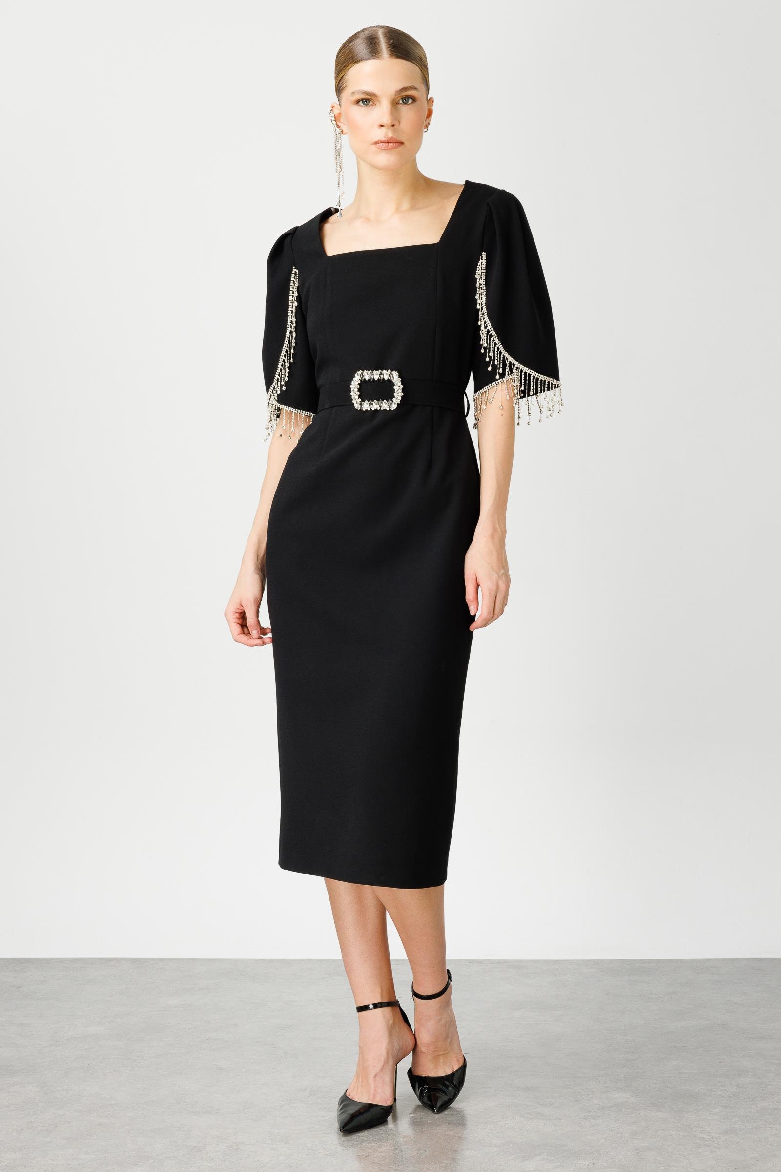 Modailgi  Kolları Şerit Aksesuarlı Elbise Siyah