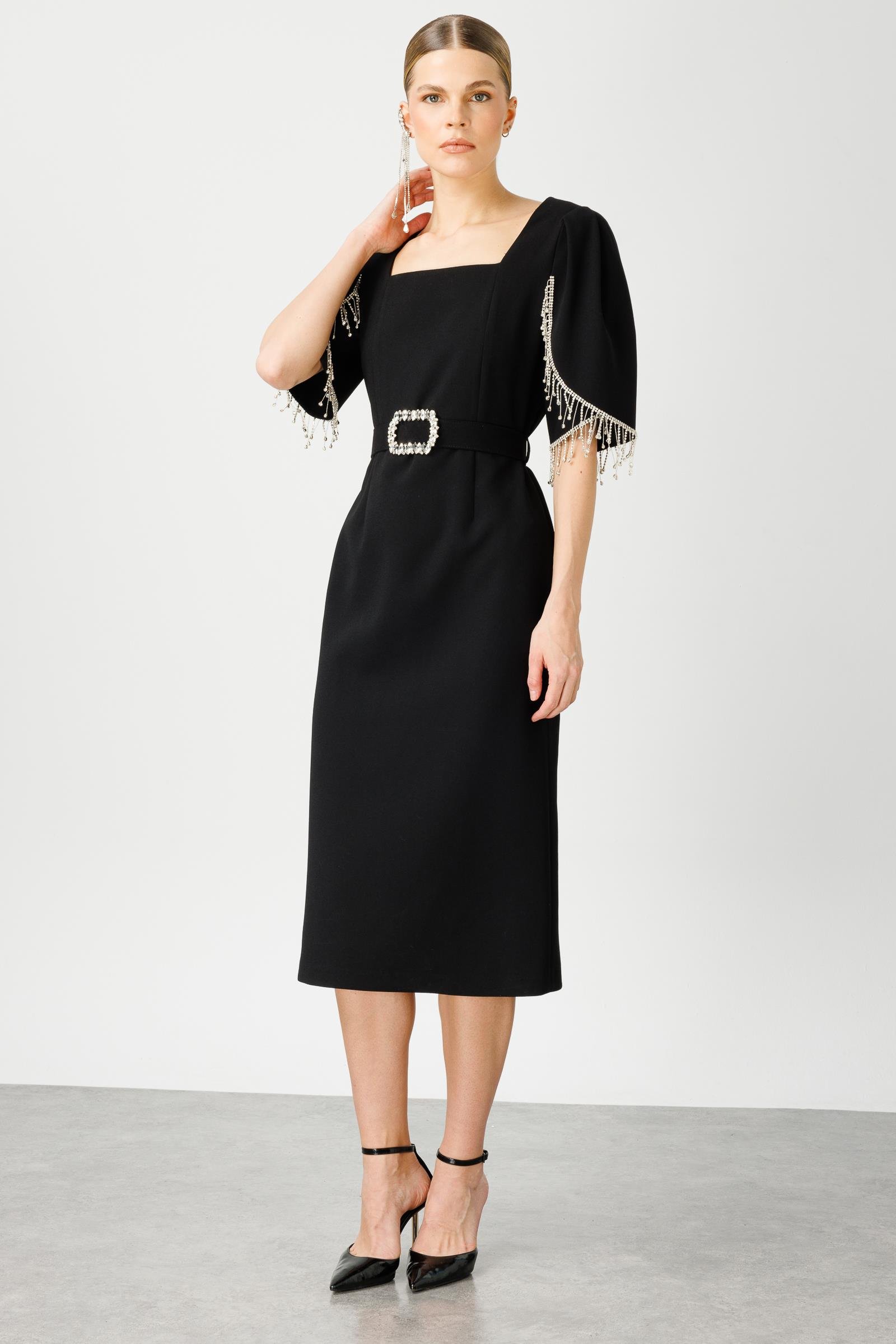 Modailgi  Kolları Şerit Aksesuarlı Elbise Siyah