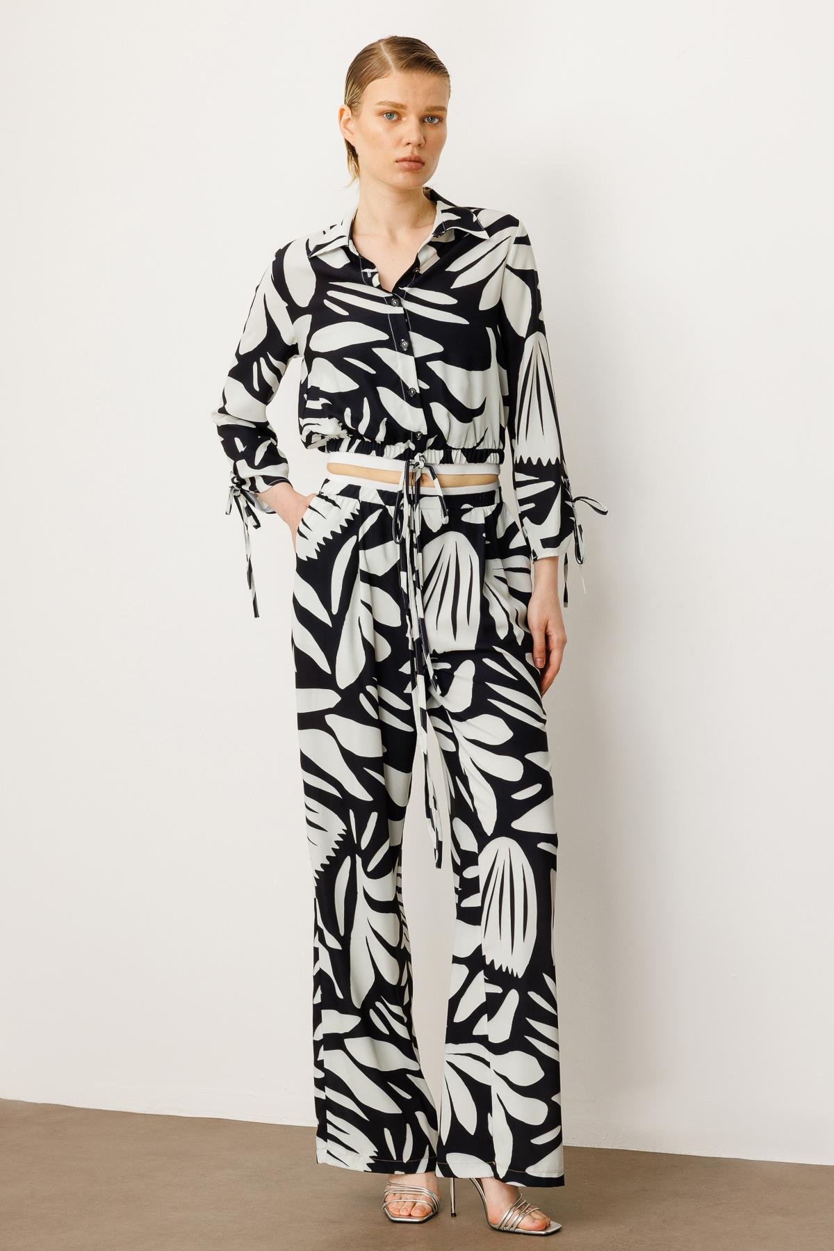 Modailgi  Kolları ve Etek Ucu Bağlama Detaylı Etek Altı Lastikli Gömlek Siyah