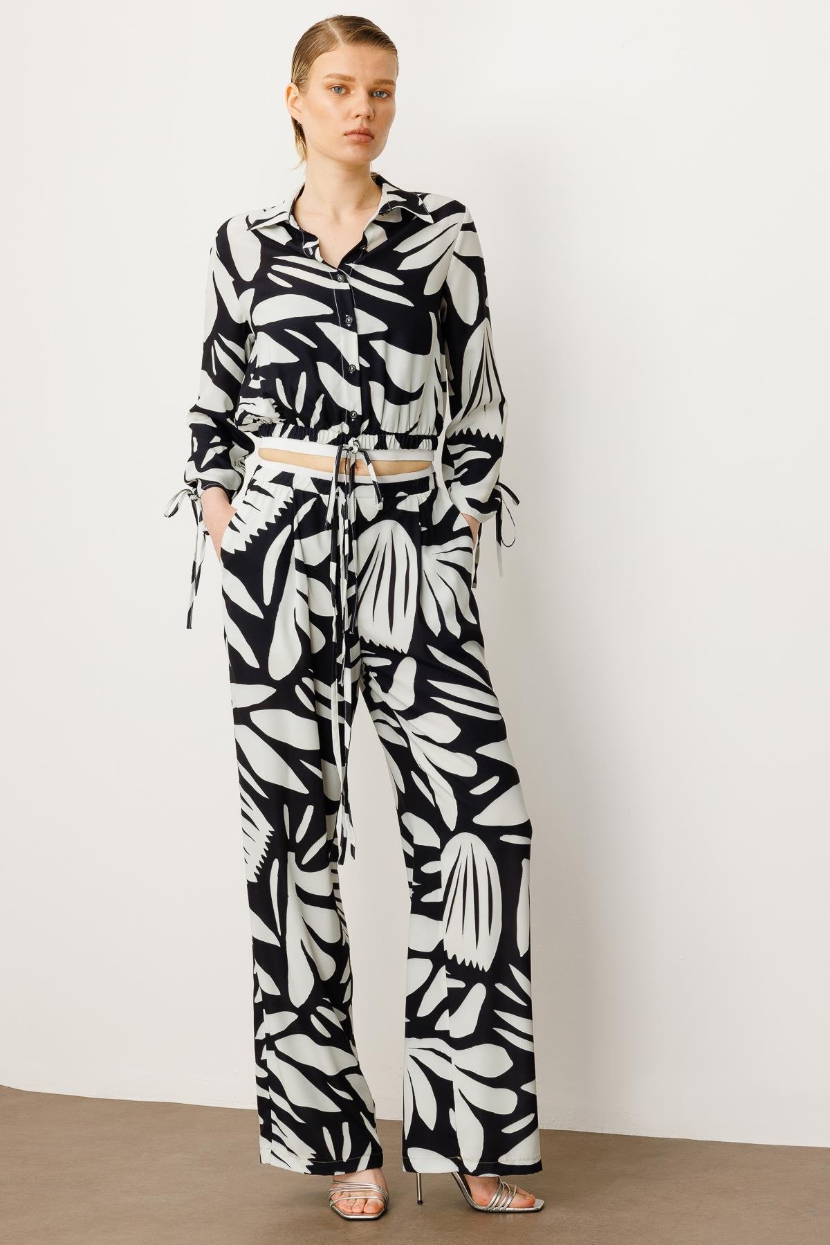 Modailgi  Kolları ve Etek Ucu Bağlama Detaylı Etek Altı Lastikli Gömlek Siyah