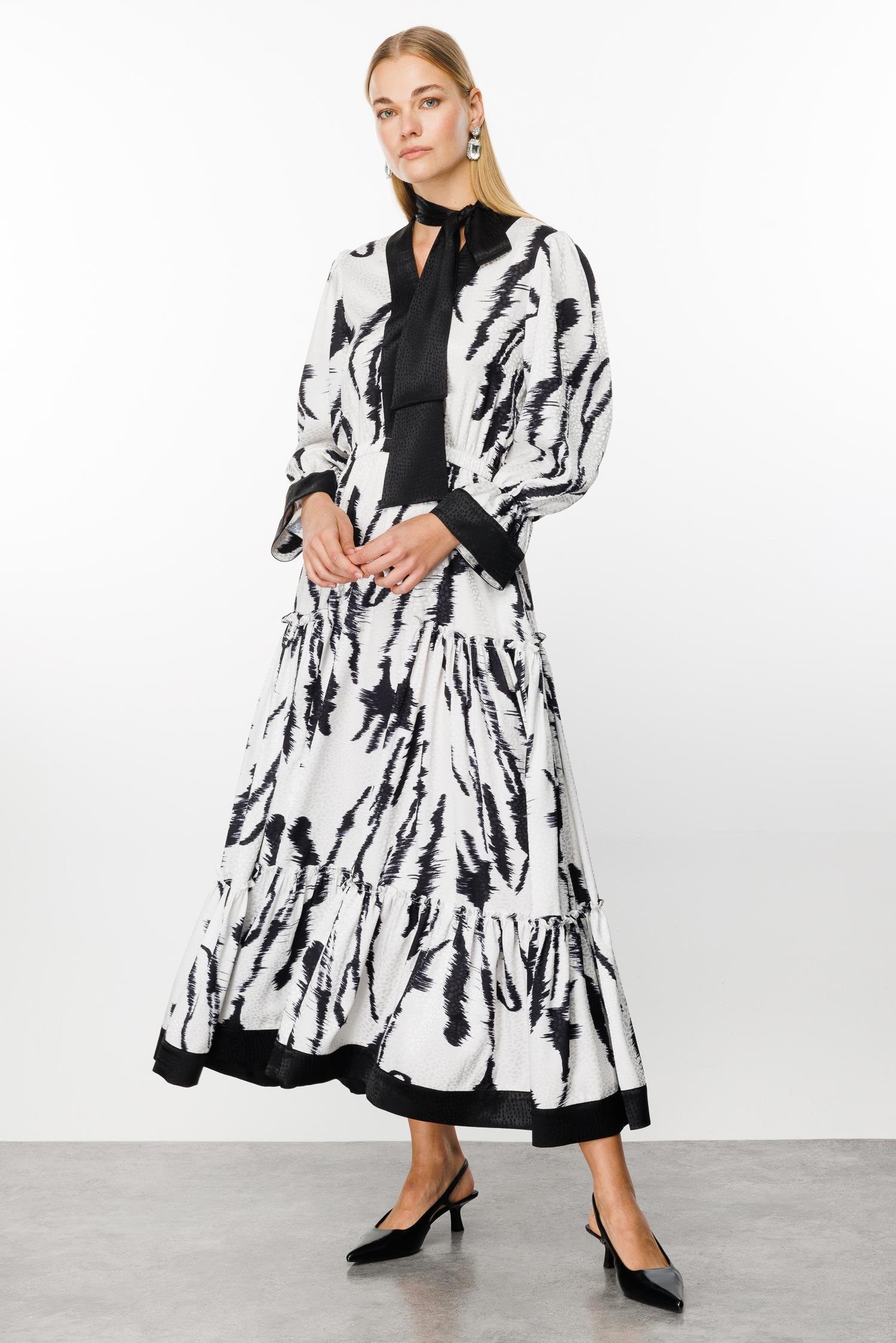 Modailgi  Kravat Detaylı Beli Lastikli Jakarlı Uzun Elbise Siyah