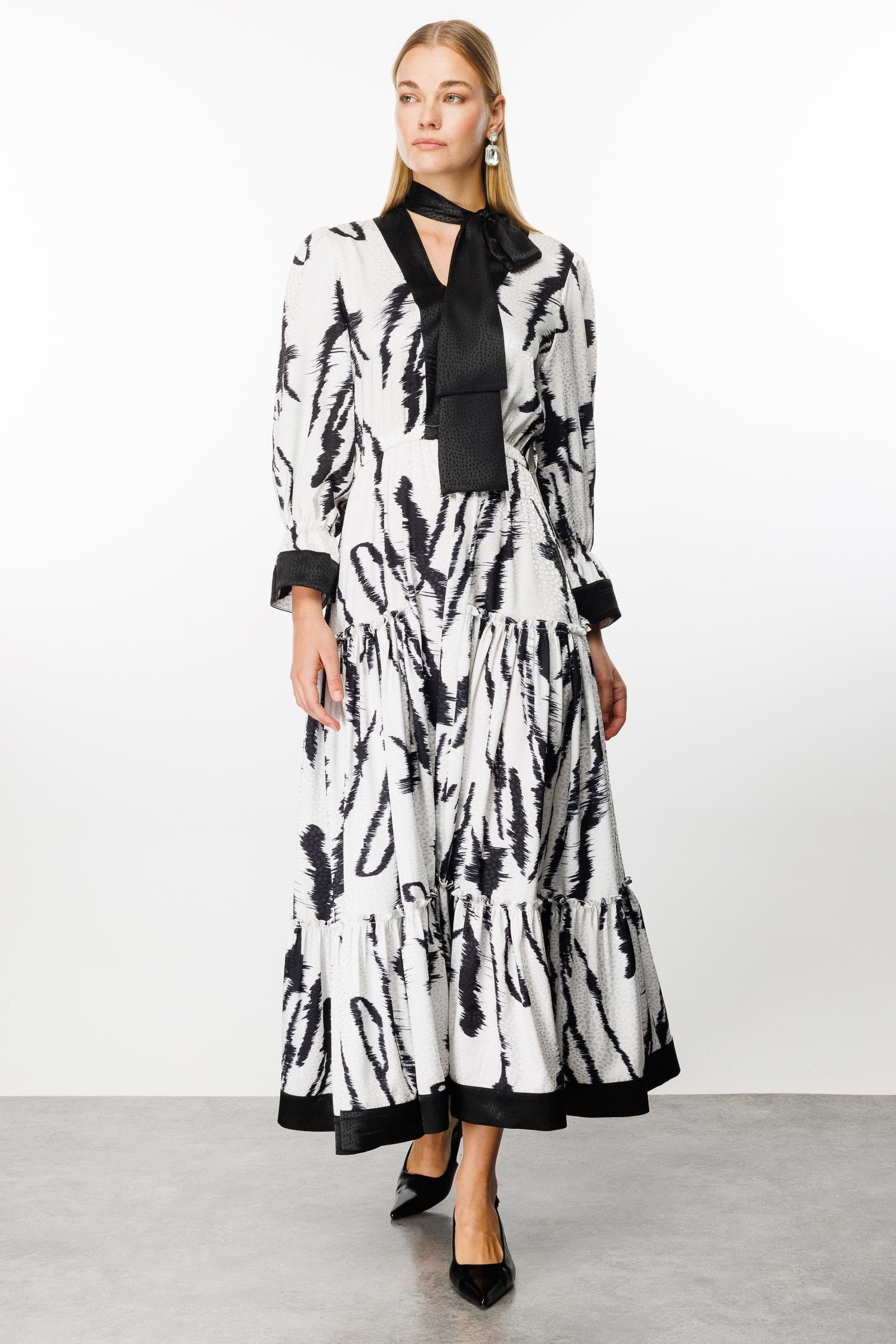 Modailgi  Kravat Detaylı Beli Lastikli Jakarlı Uzun Elbise Siyah