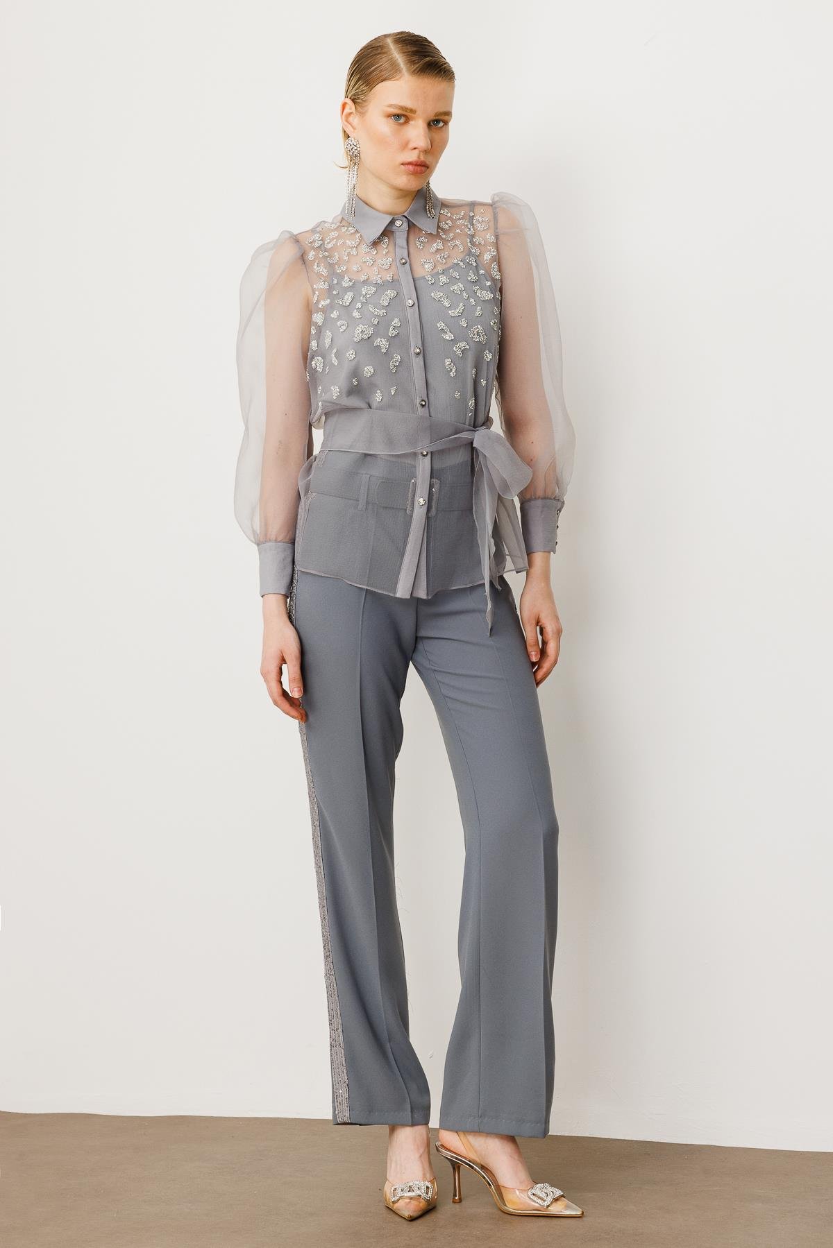 Modailgi  Kravat Detaylı Taşlı Organze Gömlek Gri