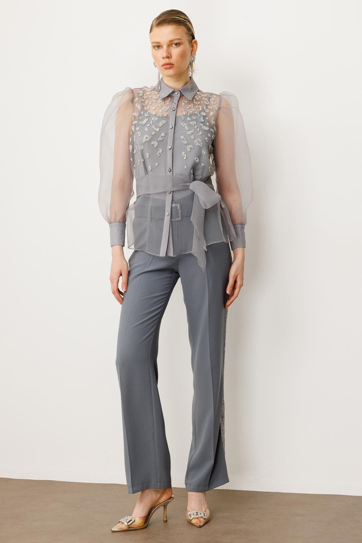 Modailgi  Kravat Detaylı Taşlı Organze Gömlek Gri
