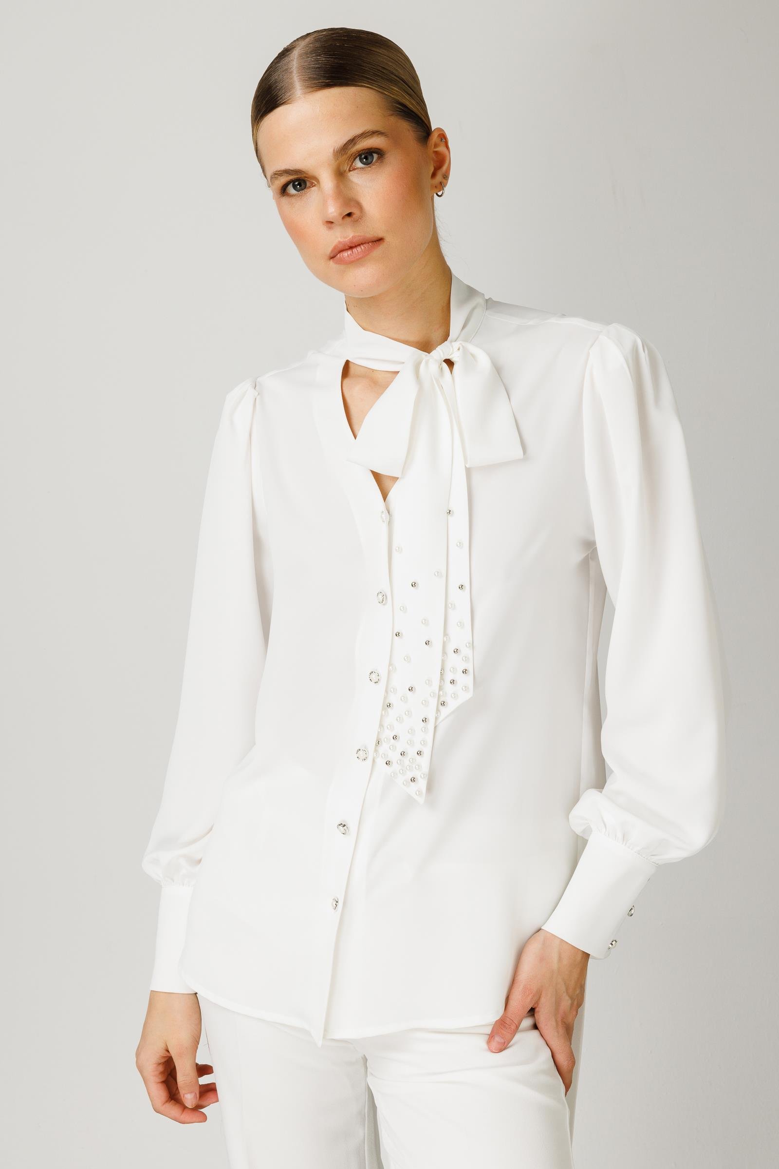 Modailgi  Kravat Yakalı İnci Detaylı Gömlek Ekru