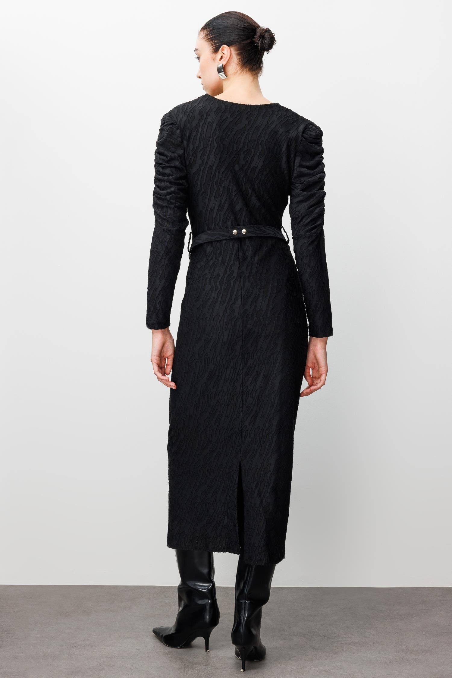 Modailgi  Kruvaze Büzgü Detaylı Jakar Yakma Kumaş Beli Kemerli Kalem Elbise Siyah