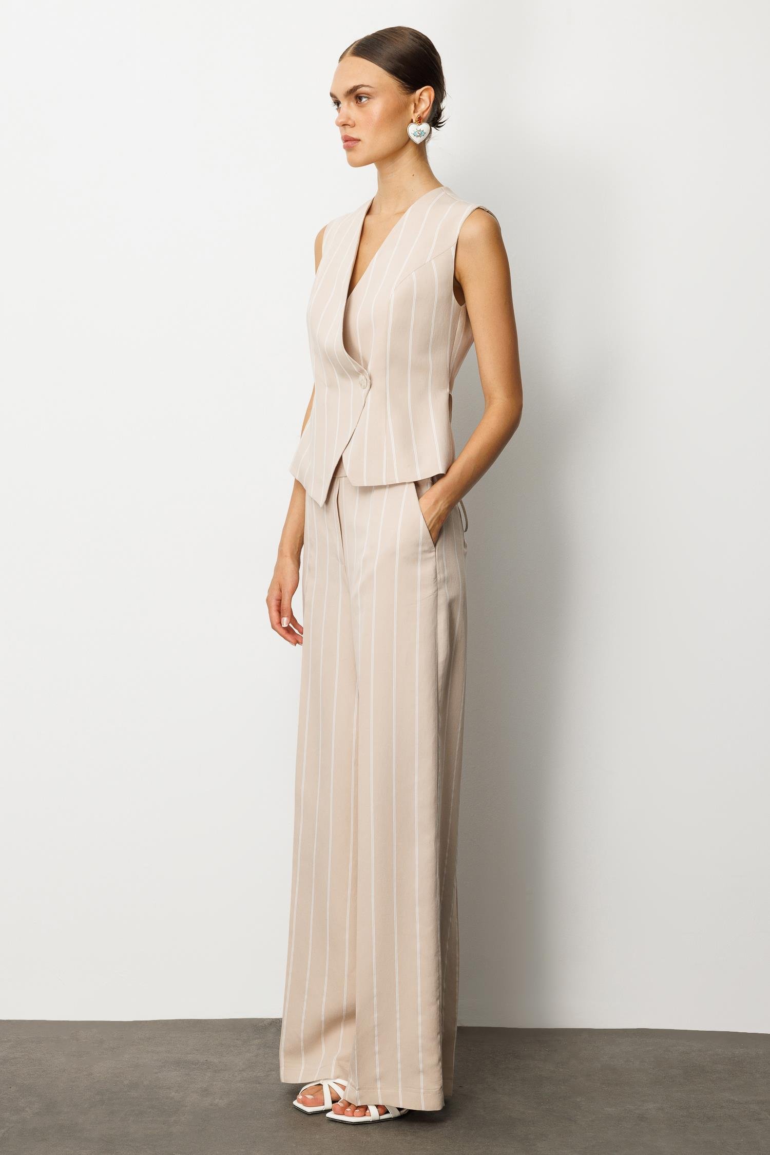 Modailgi  Kruvaze Kapamalı Bağlama Detaylı Asimetrik Kesim Yelek Taş