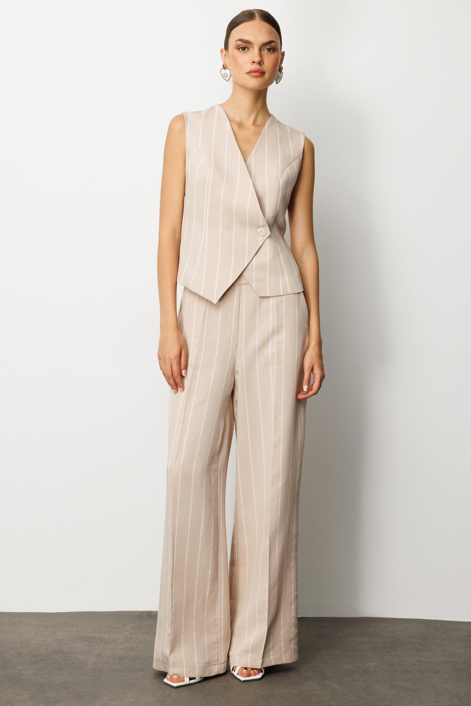 Modailgi  Kruvaze Kapamalı Bağlama Detaylı Asimetrik Kesim Yelek Taş