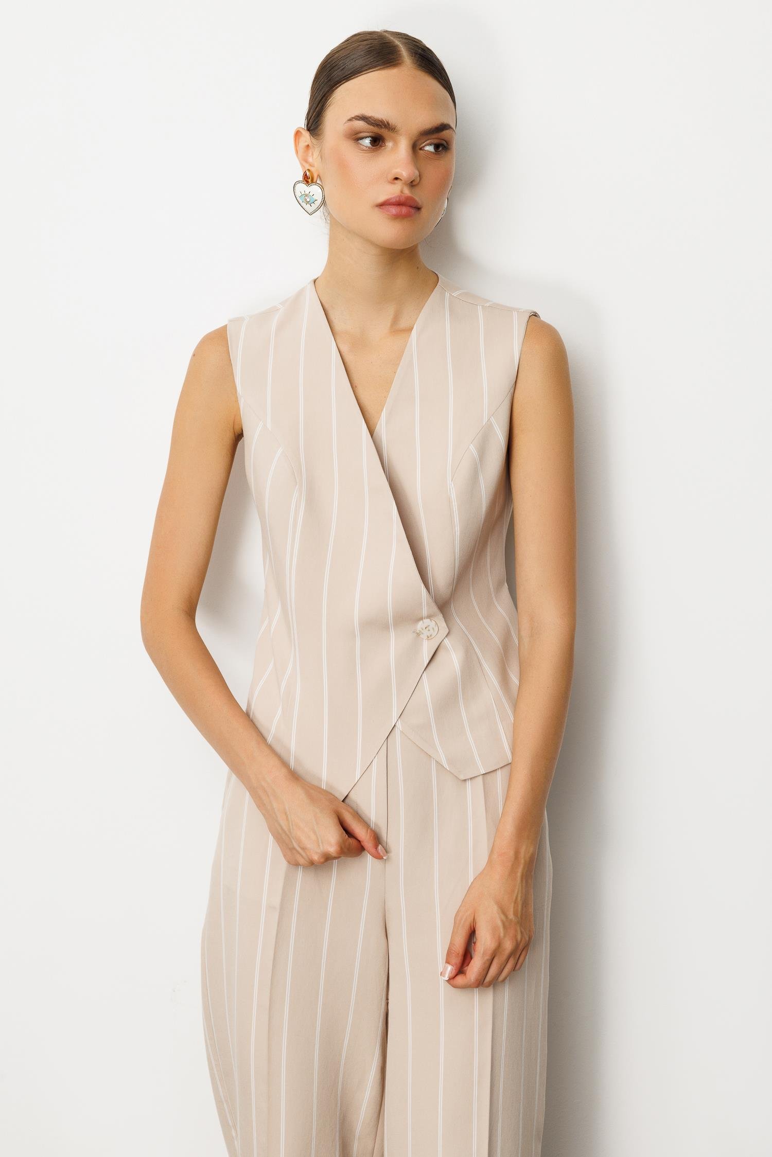 Modailgi  Kruvaze Kapamalı Bağlama Detaylı Asimetrik Kesim Yelek Taş