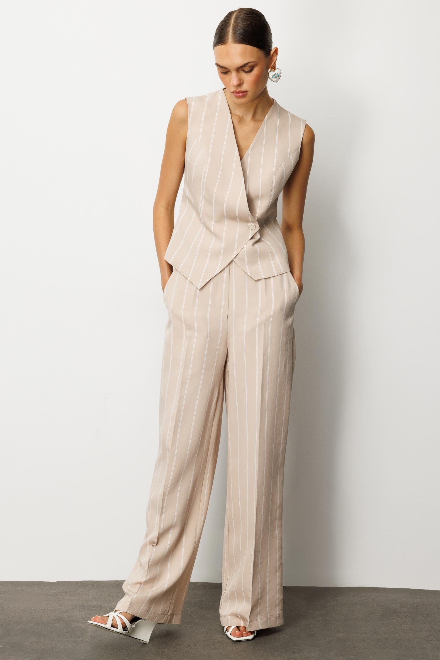 Modailgi  Kruvaze Kapamalı Bağlama Detaylı Asimetrik Kesim Yelek Taş