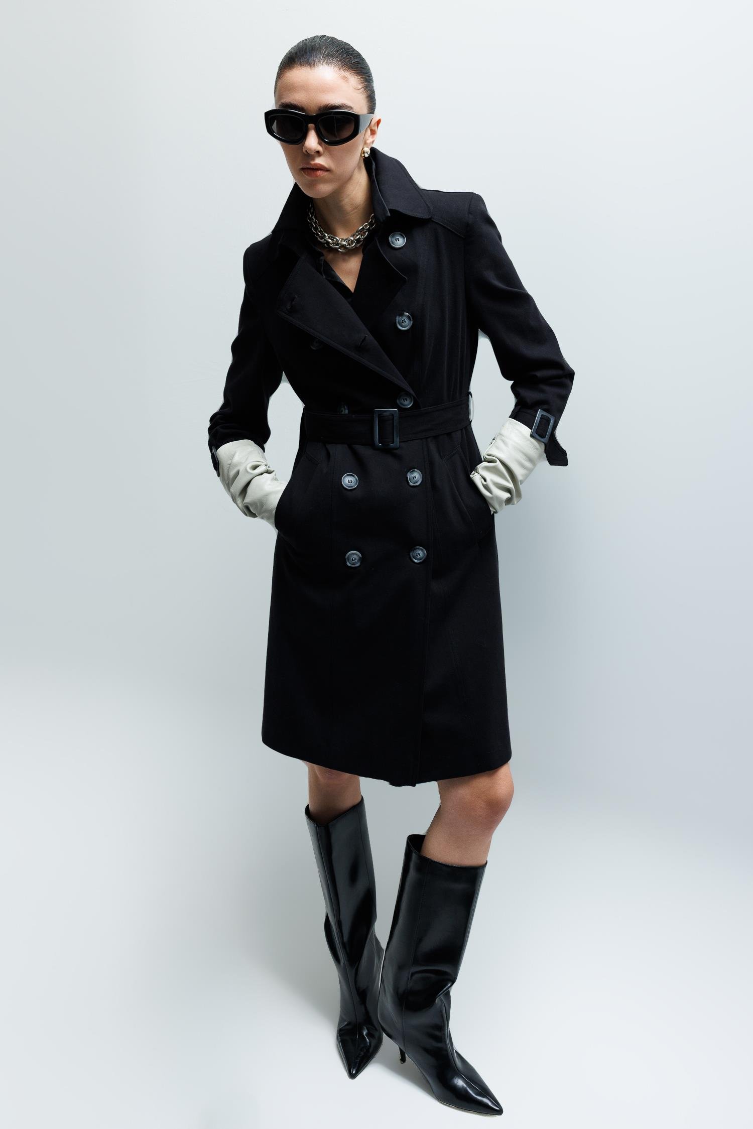 Modailgi  Kruvaze Kapamalı Beli Ve Kolları Kemer Kuşak Detaylı Spor Dikişli Astarlı Ara Boy Trençkot Siyah