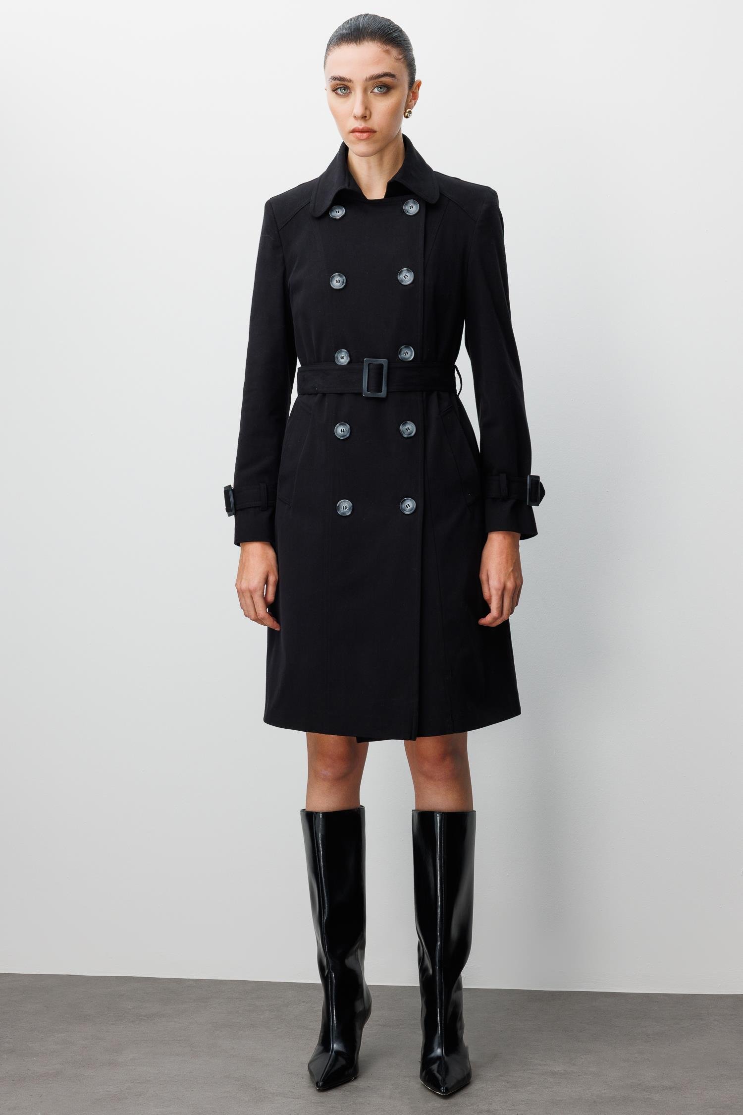 Modailgi  Kruvaze Kapamalı Beli Ve Kolları Kemer Kuşak Detaylı Spor Dikişli Astarlı Ara Boy Trençkot Siyah