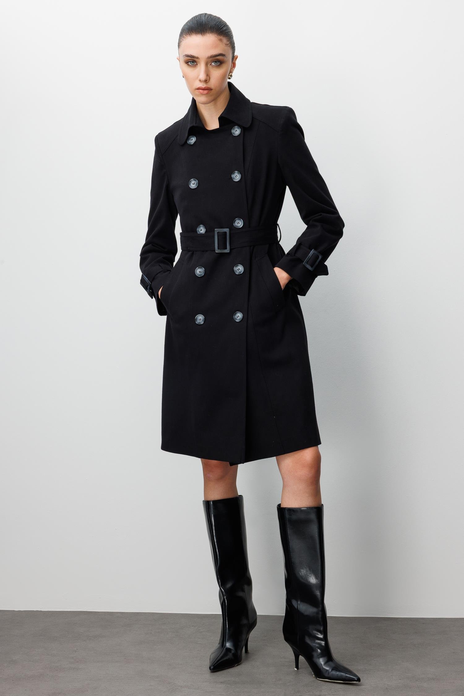 Modailgi  Kruvaze Kapamalı Beli Ve Kolları Kemer Kuşak Detaylı Spor Dikişli Astarlı Ara Boy Trençkot Siyah