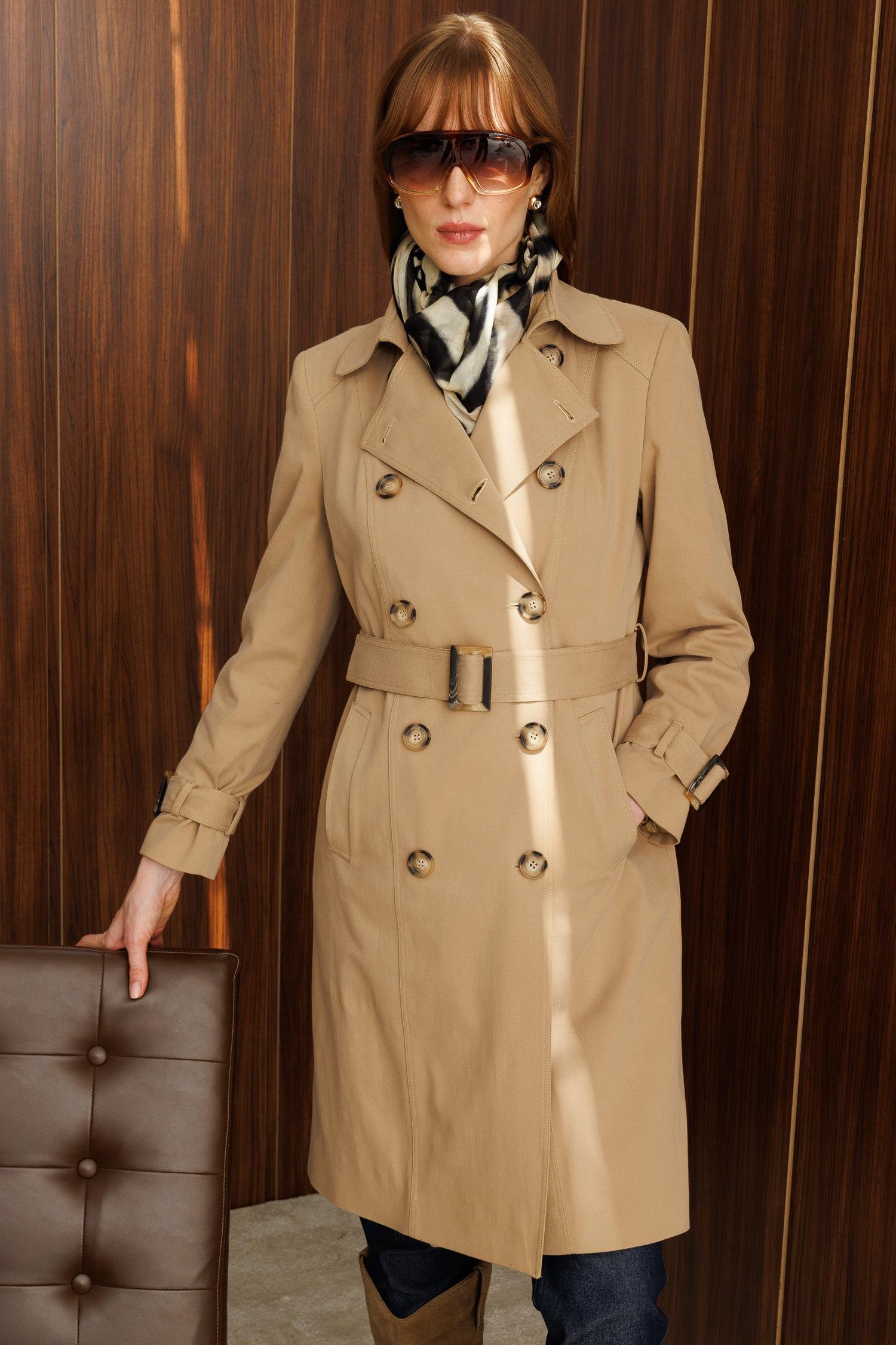 Modailgi  Kruvaze Kapamalı Beli Ve Kolları Kemer Kuşak Detaylı Spor Dikişli Astarlı Ara Boy Trençkot Camel