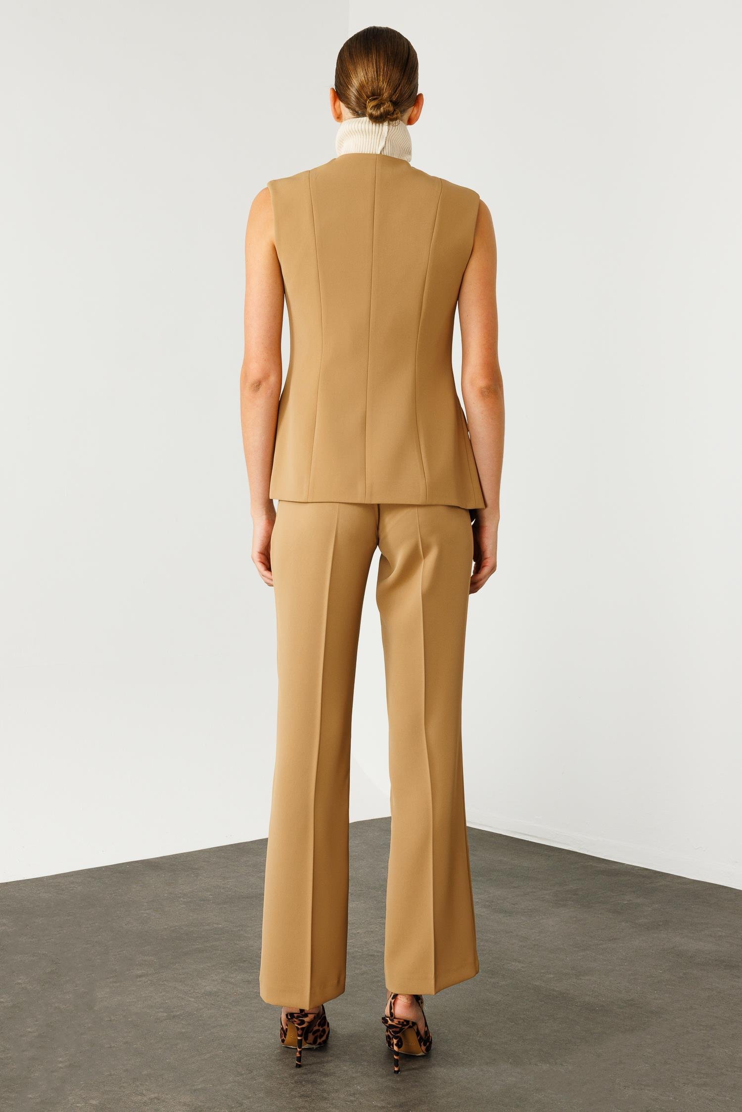 Modailgi  Kruvaze Kapamalı Düğme Detaylı Uzun Yelek Camel