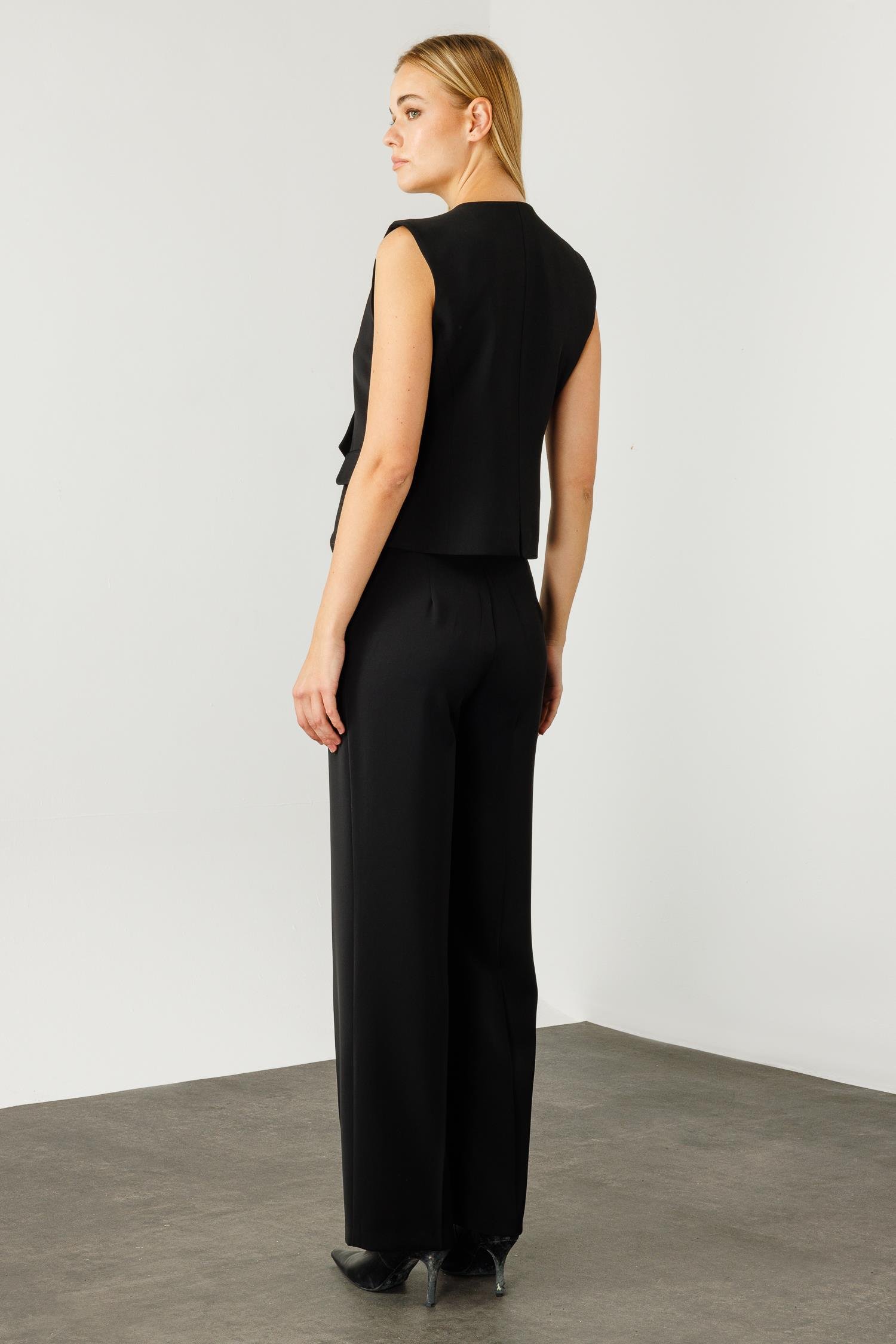 Modailgi  Kruvaze Kapamalı Düğme Detaylı Kısa Yelek Siyah