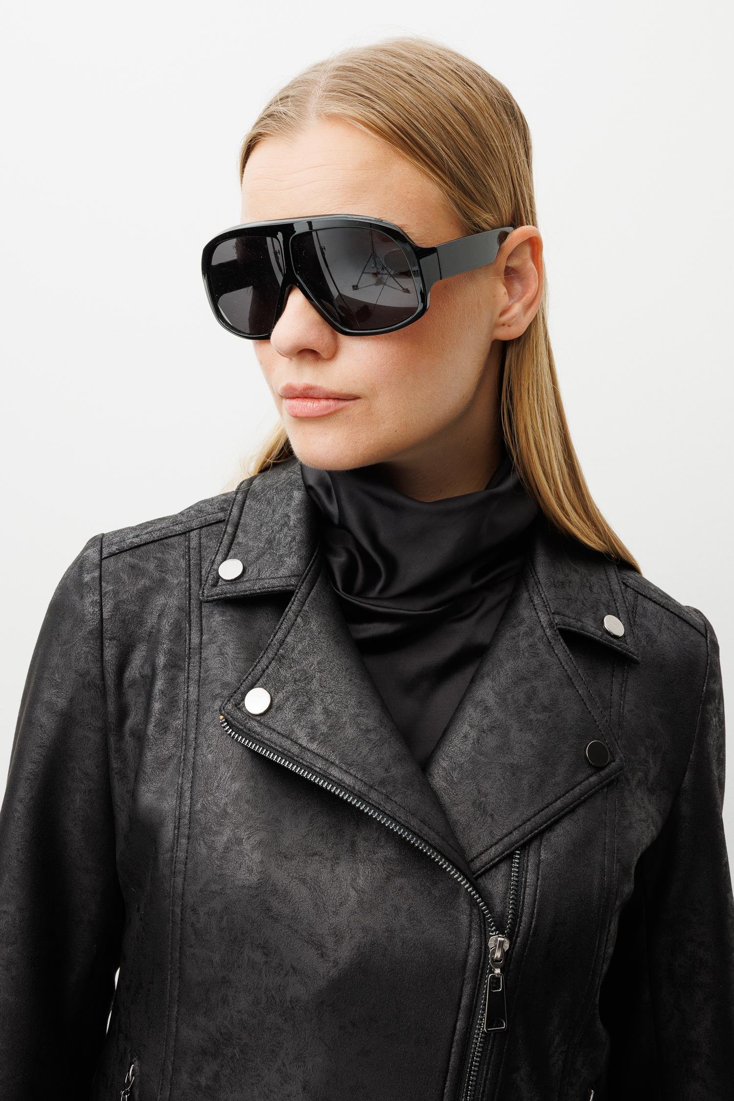 Modailgi  Kruvaze Kapamalı Fermuarlı Spor Dikişli Ve Kesikli Kısa Mont Ceket Siyah