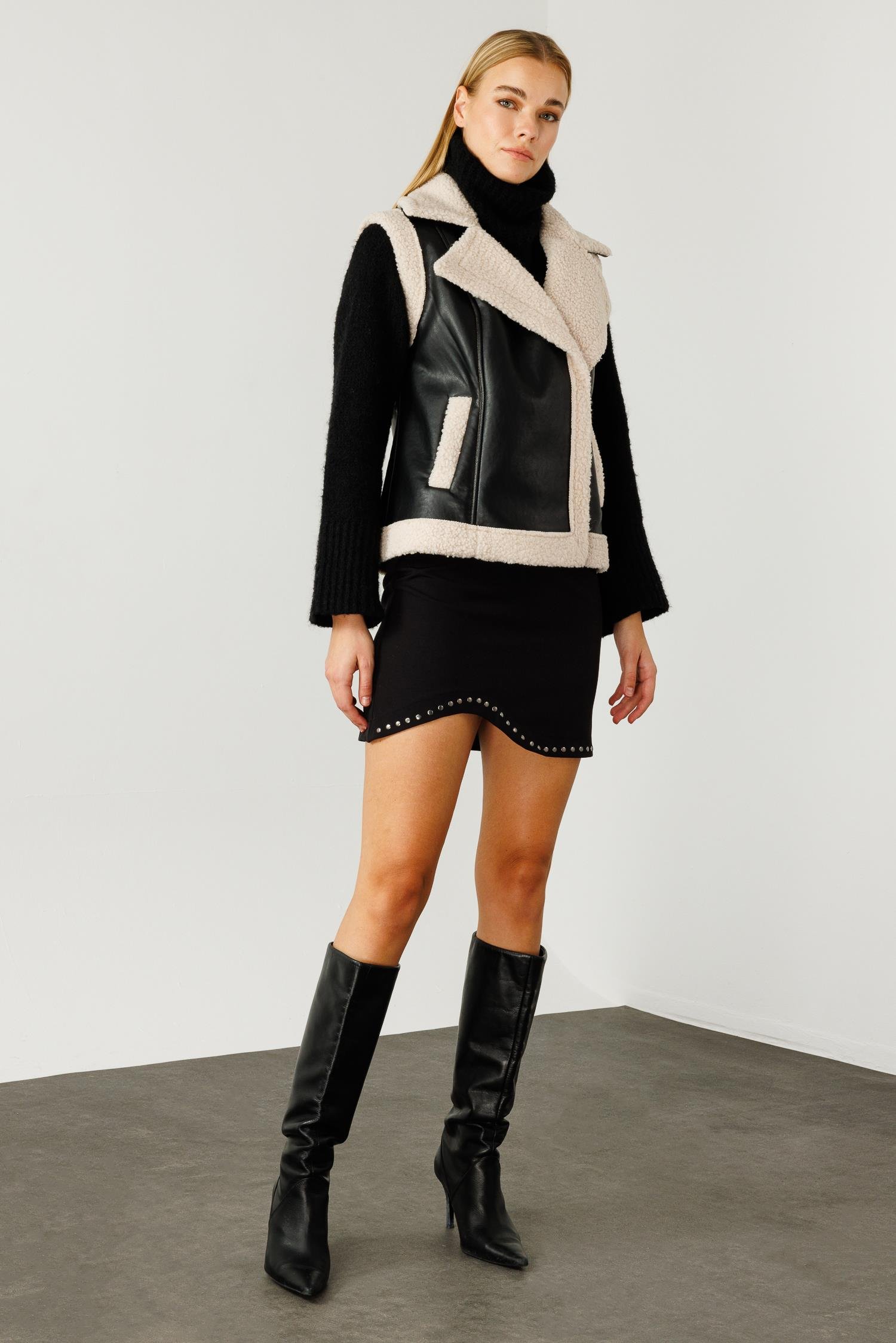 Modailgi  Kruvaze Kapamalı İçi Peluşlu Deri Yelek Siyah