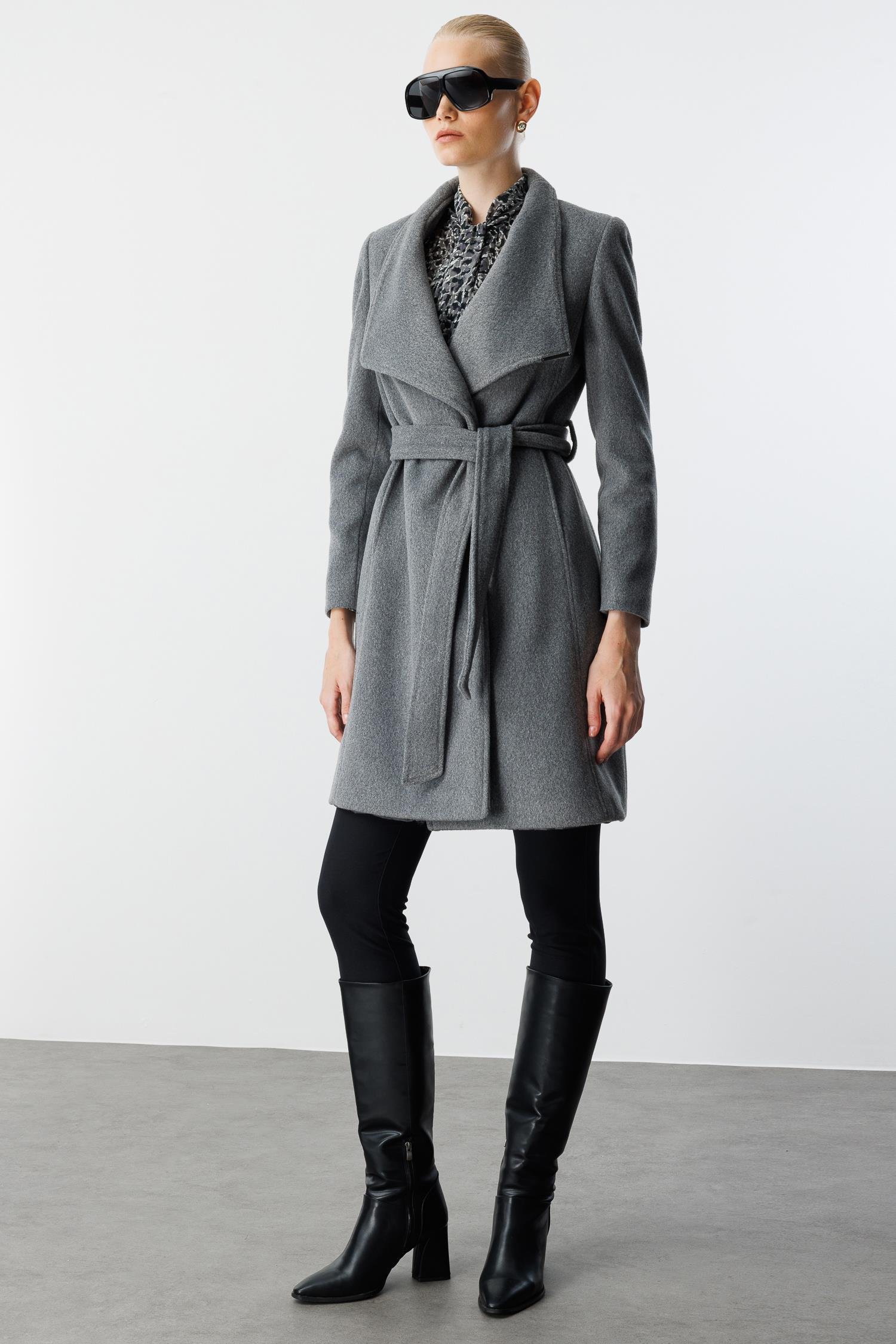 Modailgi  Kruvaze Kapamalı Yandan Kuşaklı Devrik Yaka Kaban Gri