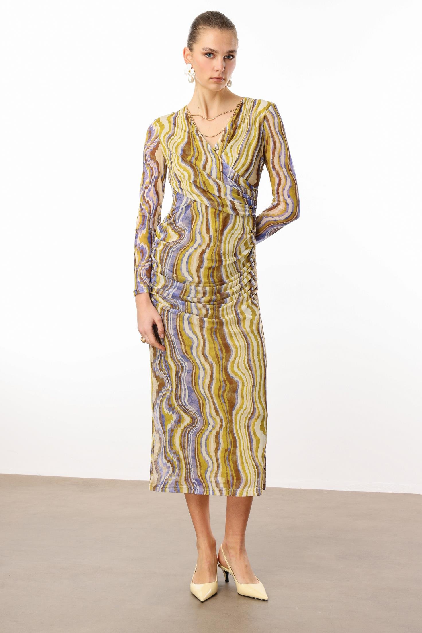 Modailgi  Kruvaze Yakalı Zincir Aksesuarlı Büzgülü Uzun Tül Elbise Orijinal