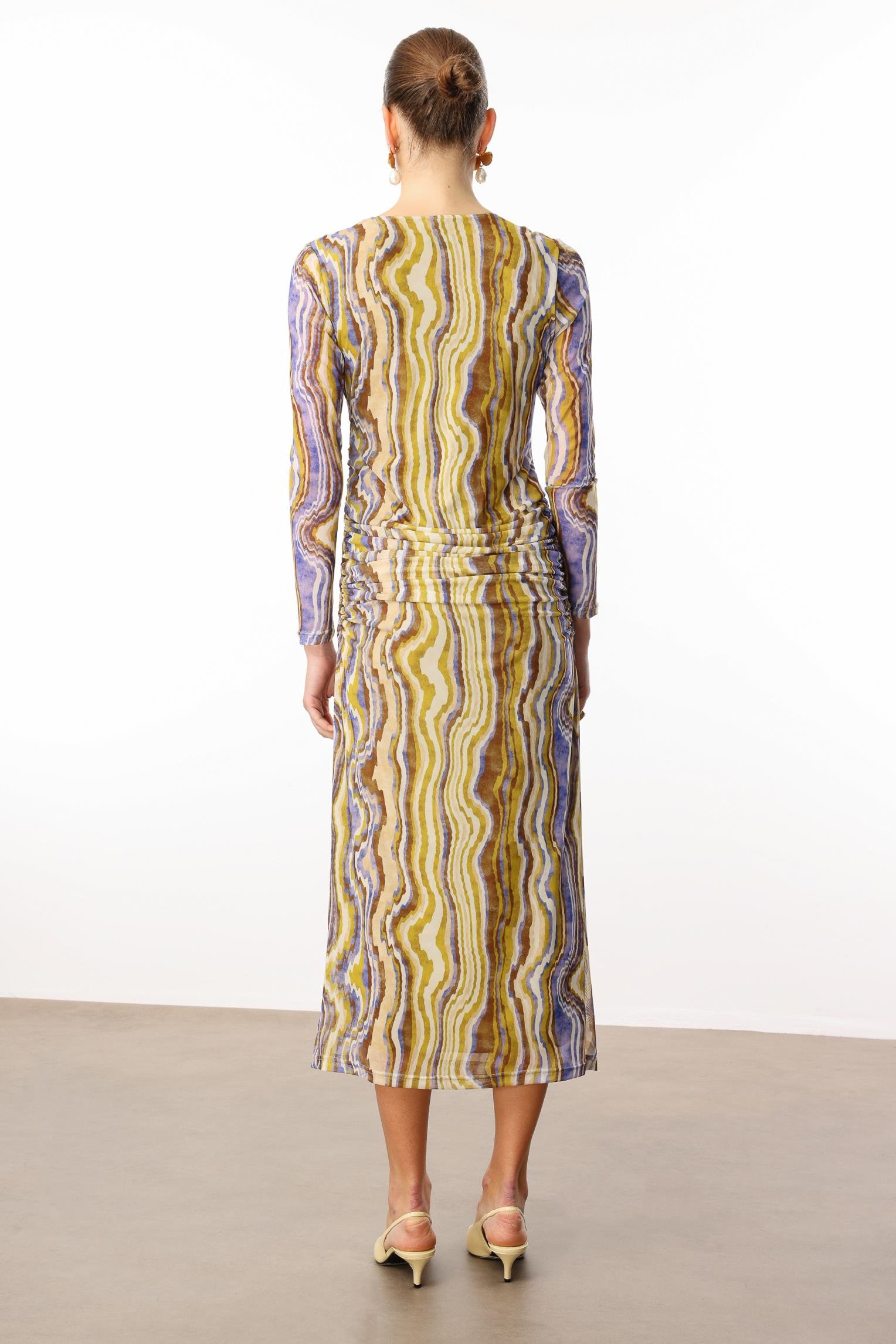 Modailgi  Kruvaze Yakalı Zincir Aksesuarlı Büzgülü Uzun Tül Elbise Orijinal