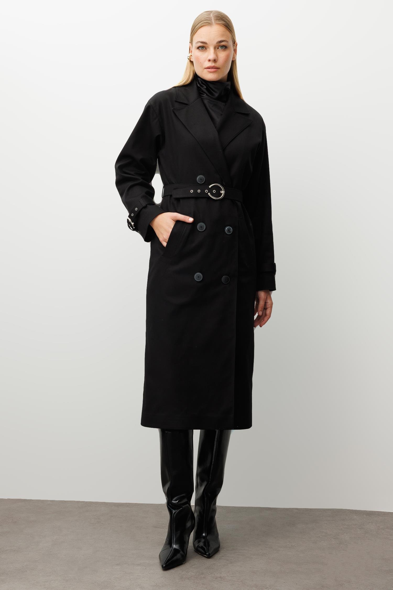 Modailgi  Kumaş Mix Detaylı Kruvaze Kapamalı Kemer Detaylı Oversize Trençkot Siyah/Siyah