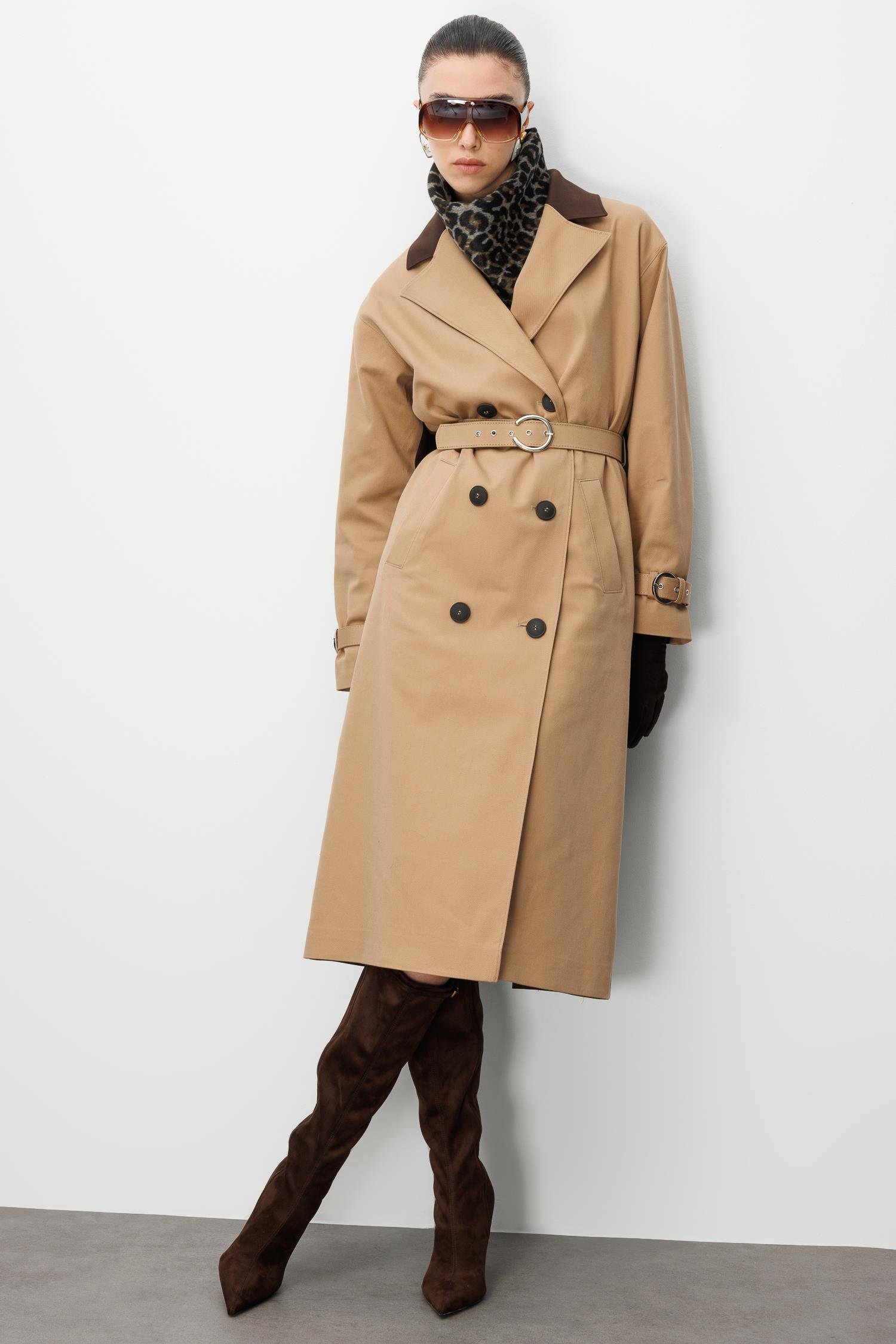 Modailgi  Kumaş Mix Detaylı Kruvaze Kapamalı Kemer Detaylı Oversize Trençkot Camel/Kahve