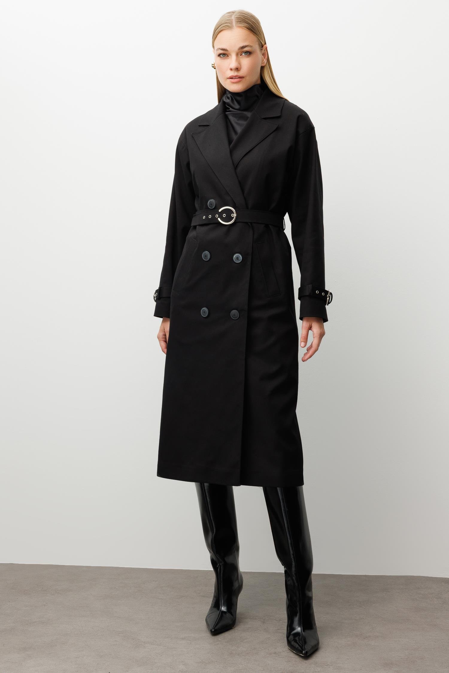 Modailgi  Kumaş Mix Detaylı Kruvaze Kapamalı Kemer Detaylı Oversize Trençkot Siyah/Siyah