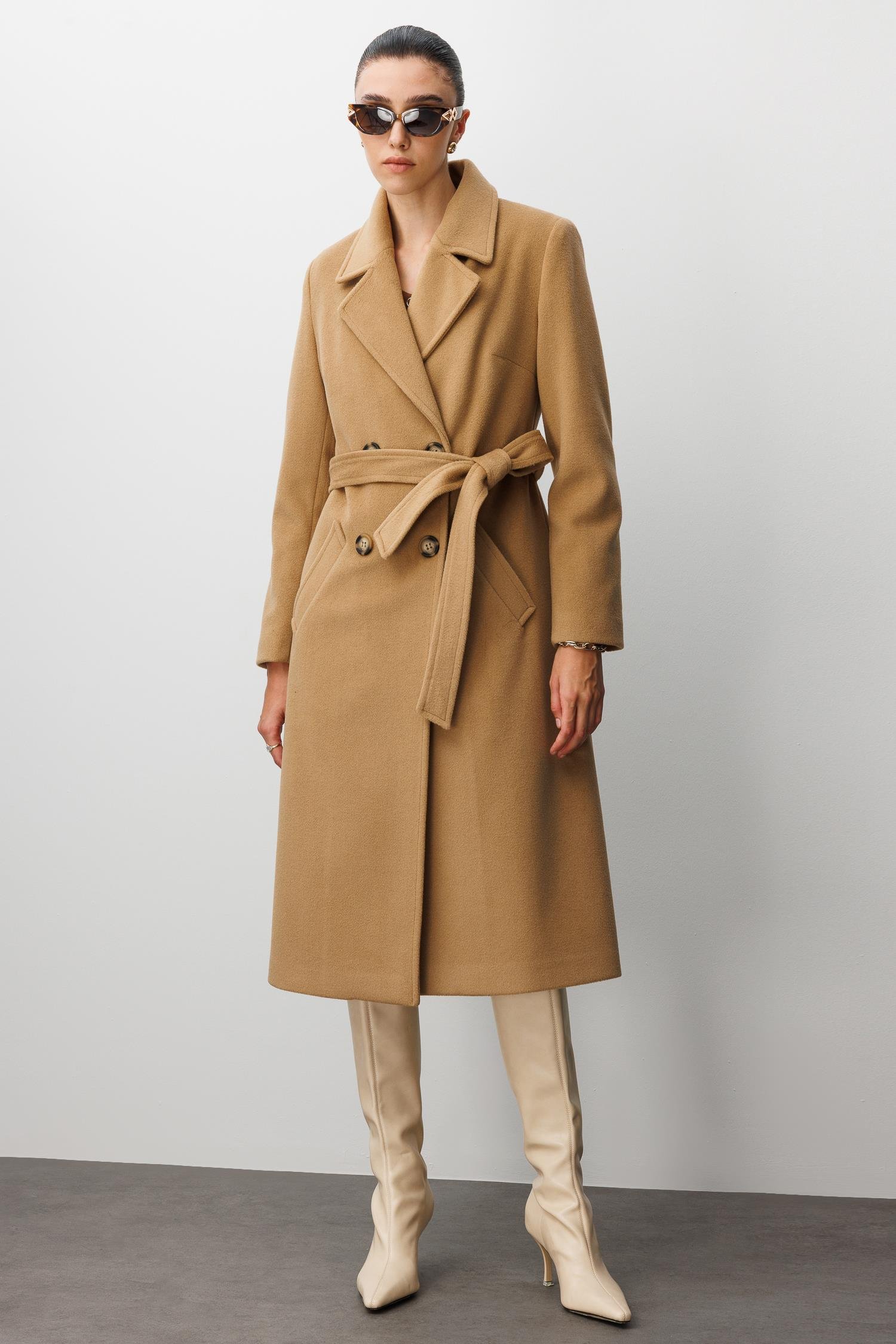 Modailgi  Kuşaklı Kruvaze Dört Düğmeli Kaban Camel