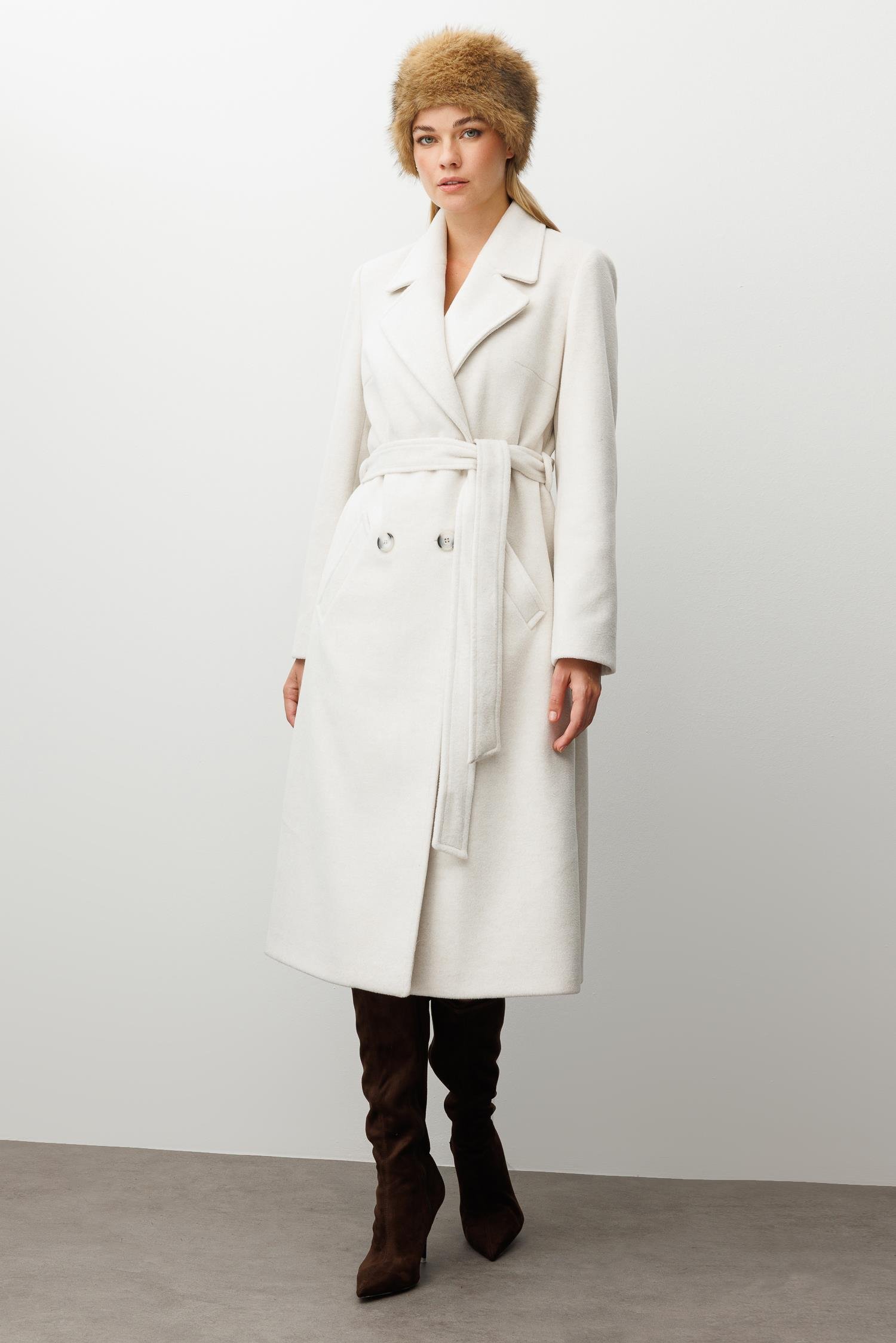 Modailgi  Kuşaklı Kruvaze Dört Düğmeli Kaban Kemik