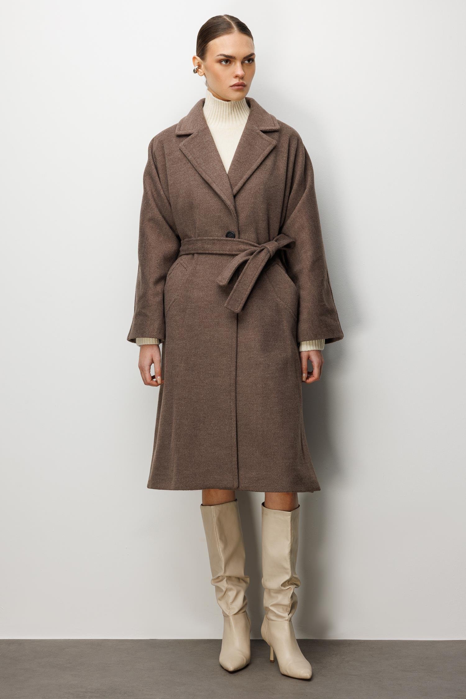 Modailgi  Kuşaklı Tek Düğmeli Diyagonal Çizgili Kaşe Kaban Kahve