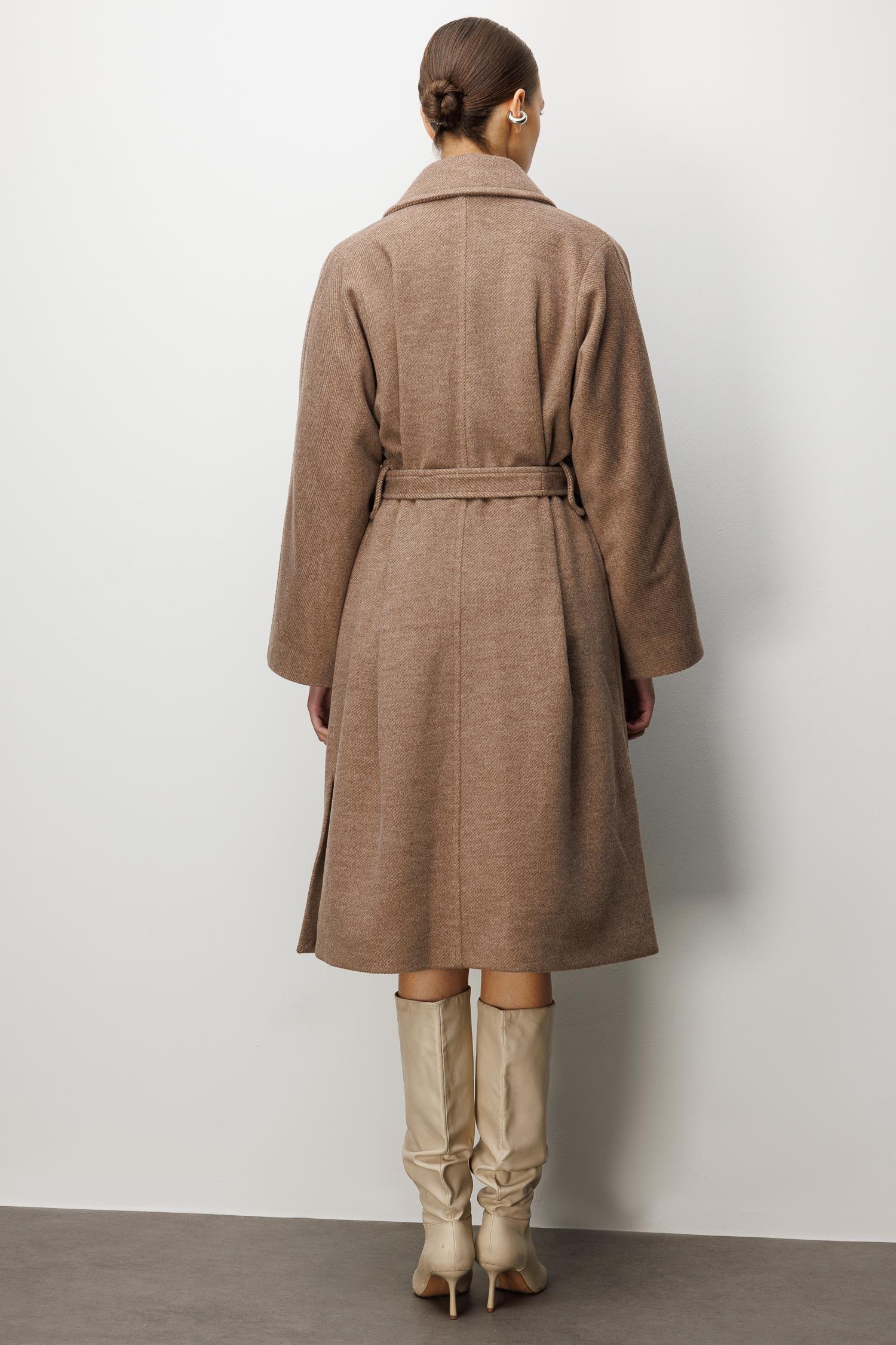 Modailgi  Kuşaklı Tek Düğmeli Diyagonal Çizgili Kaşe Kaban Vizon