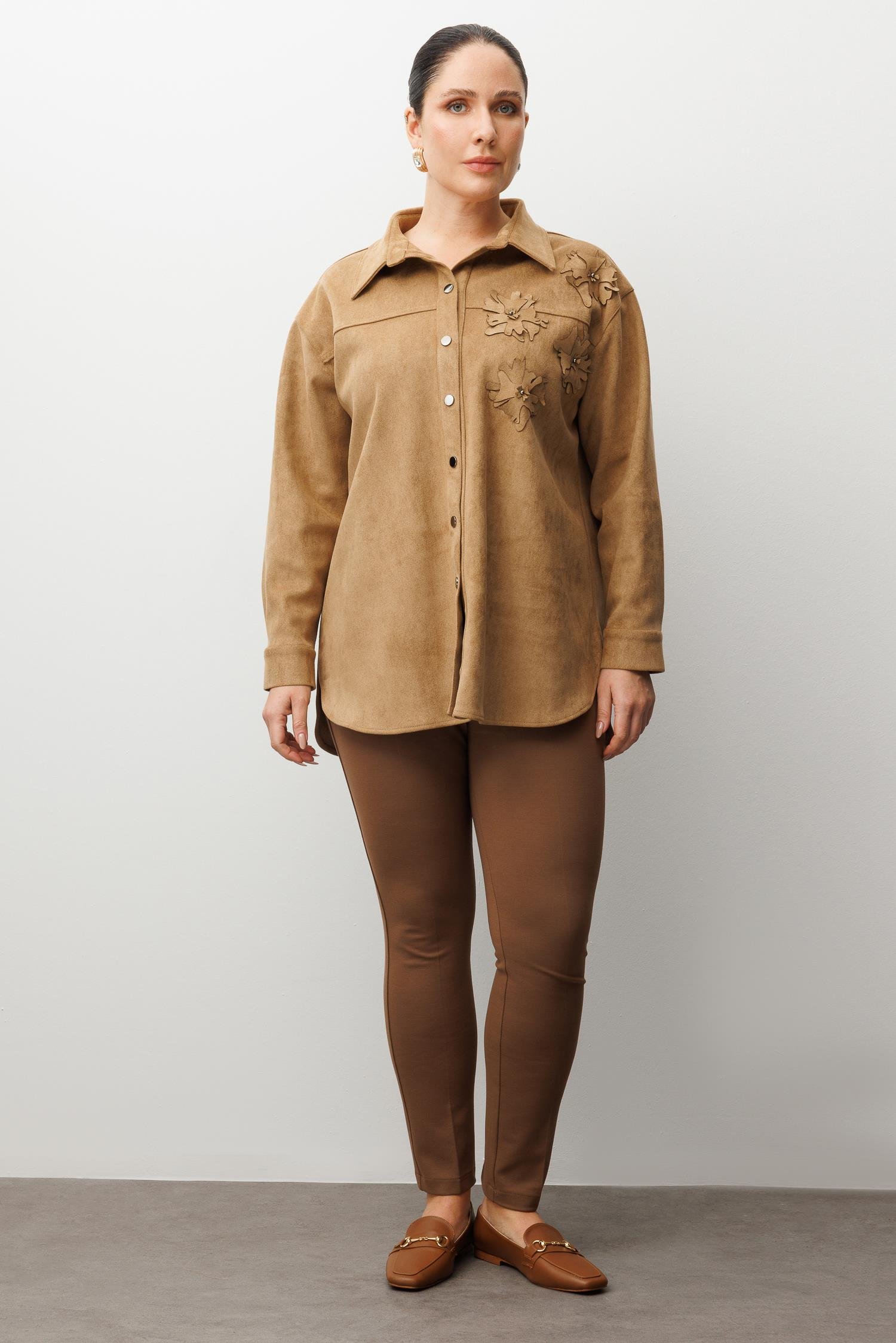 Modailgi  Lazer Çiçek Kesim Süet Gömlek Vizon