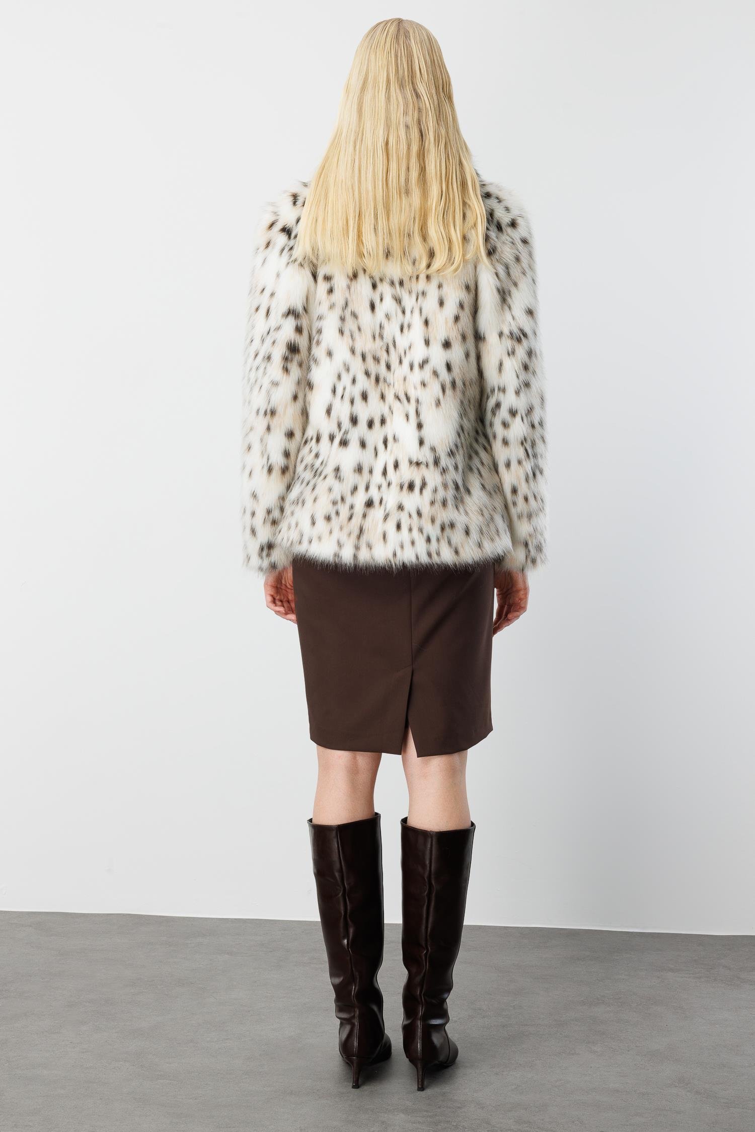 Modailgi  Mendil Yaka Leopar Desen Alcantara Kaban Orijinal