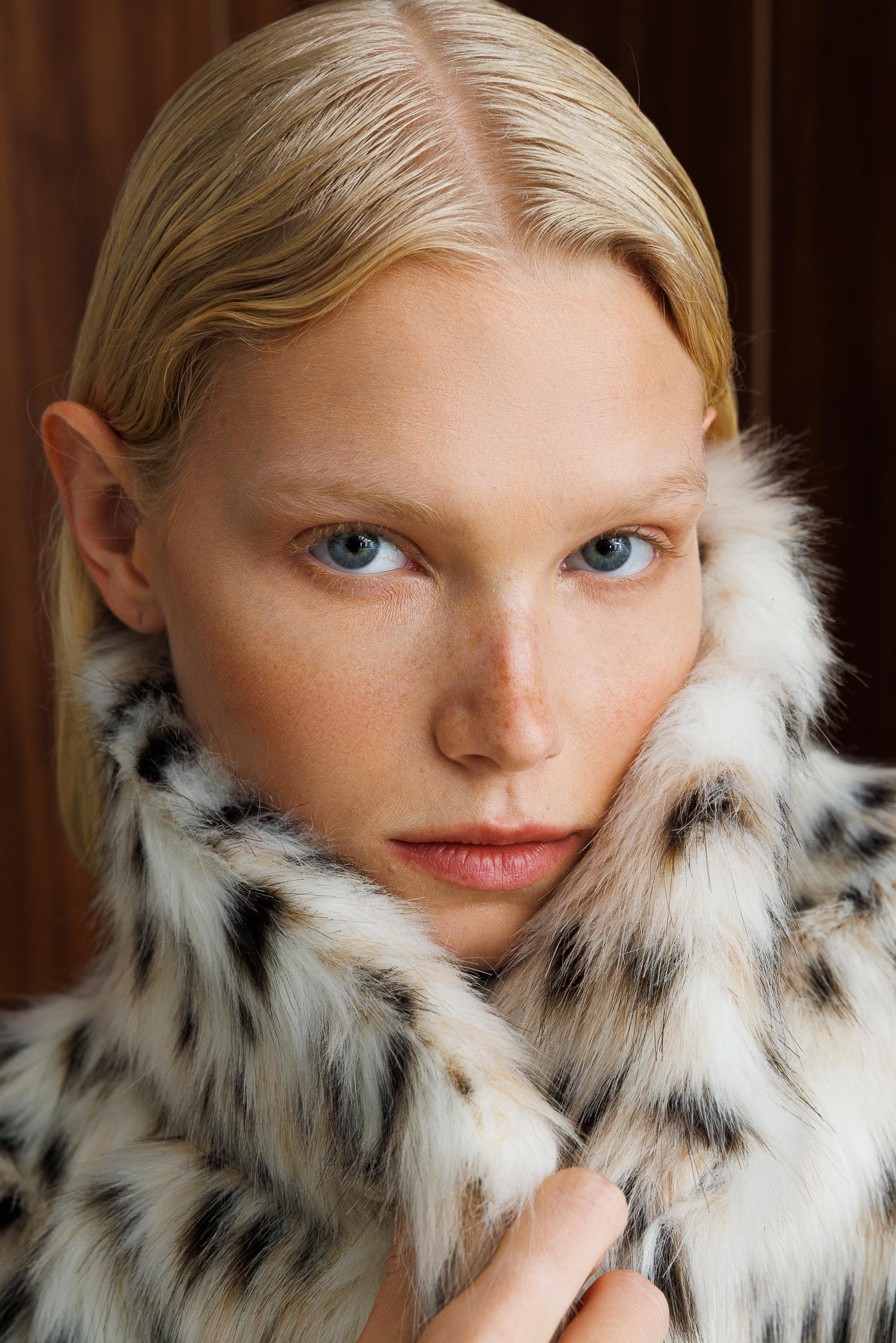 Modailgi  Mendil Yaka Leopar Desen Alcantara Kaban Orijinal