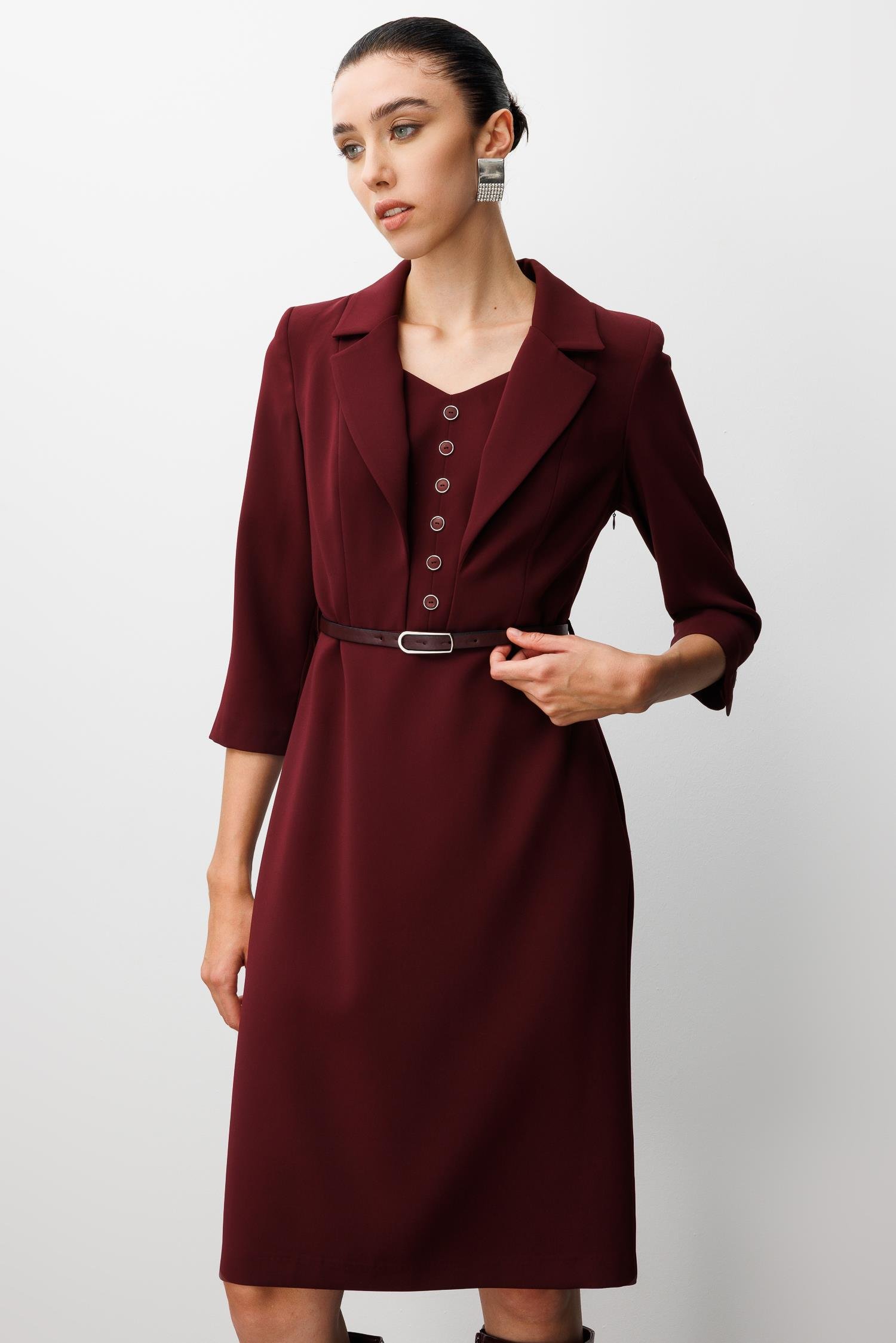 Modailgi  Mono Yaka Beli Kesik Ve Kemer Aksesuarlı Truvakar Kol Elbise Bordo
