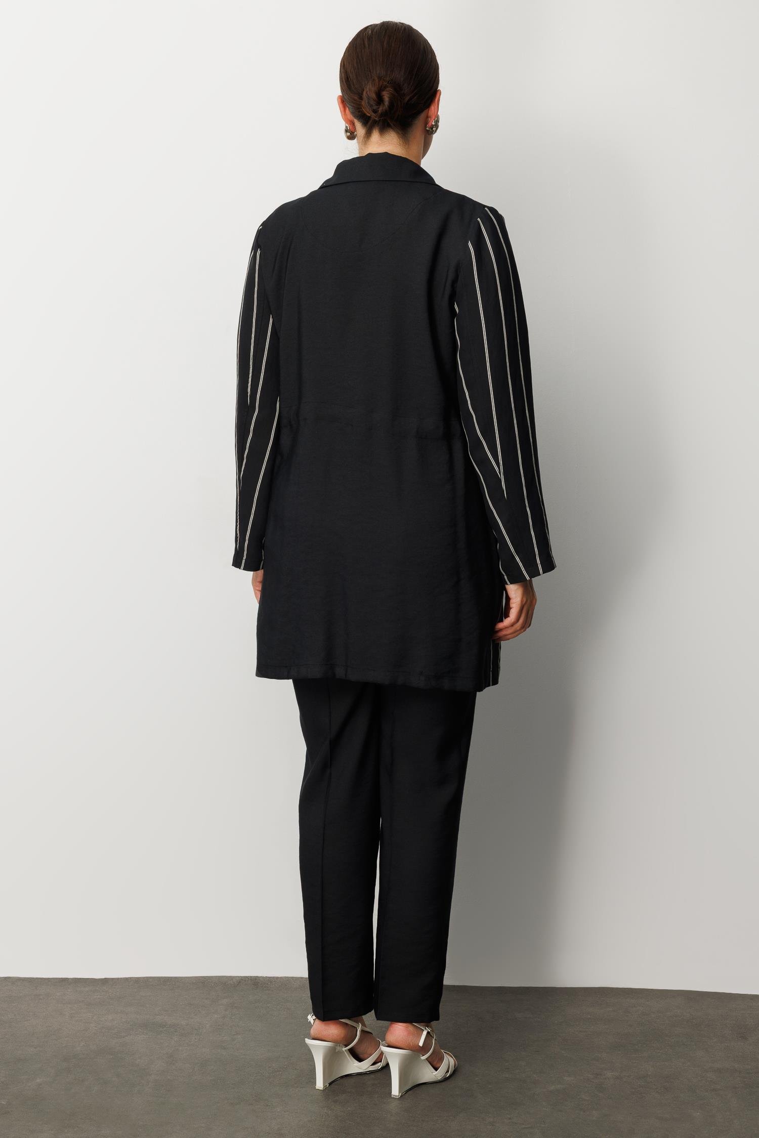 Modailgi  Mono Yaka Çizgili Tunik Siyah