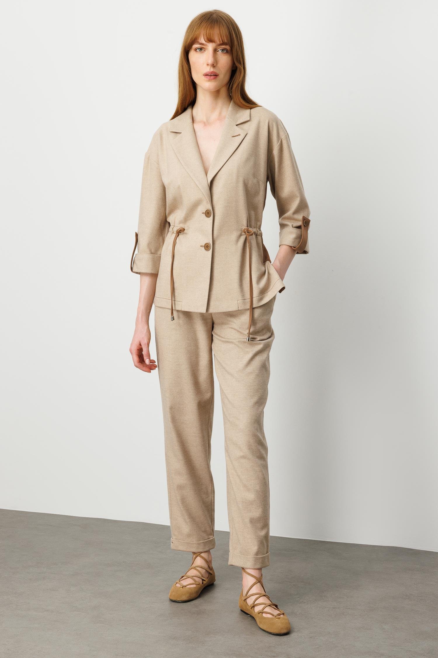 Modailgi  Mono Yaka Duble Kol Apoletli Kumaş Garni Detaylı Astarsız Ceket - 40047 Vizon