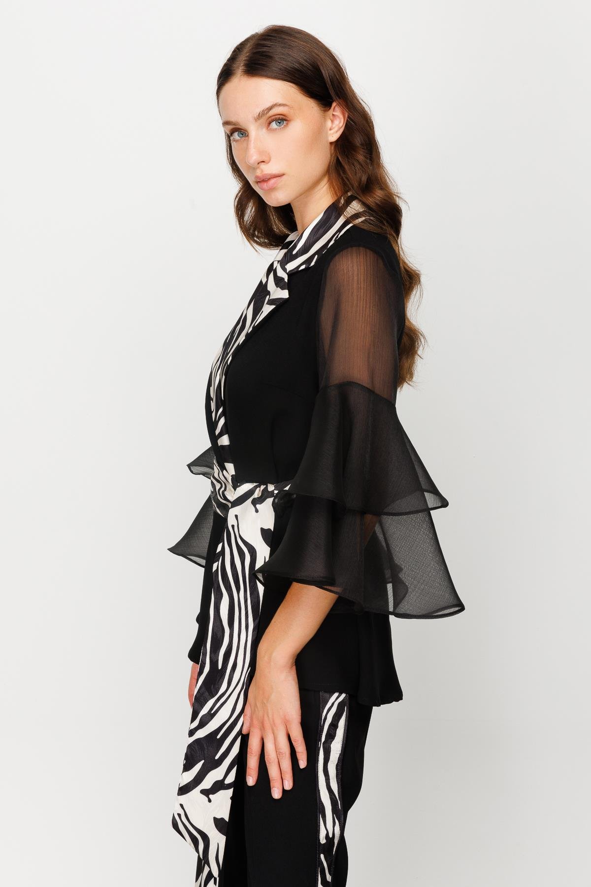 Modailgi  Mono Yaka Kolları Volanlı Gömlek Siyah