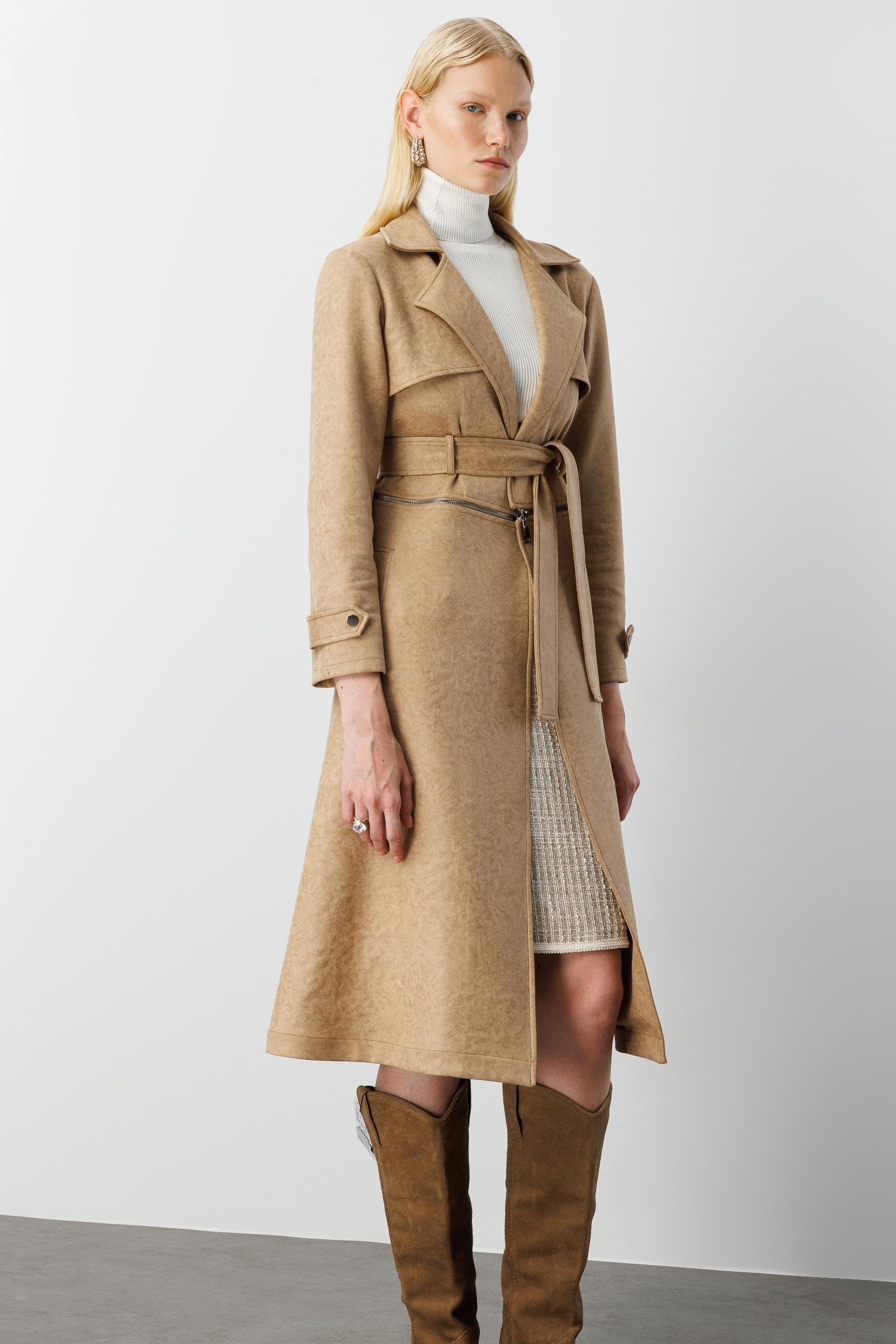 Modailgi  Mono Yaka Kuşaklı Koları Apoletli Belde Açılır Kapanır Çift Taraflı Fermuar Detaylı Astarsız Trençkot Vizon