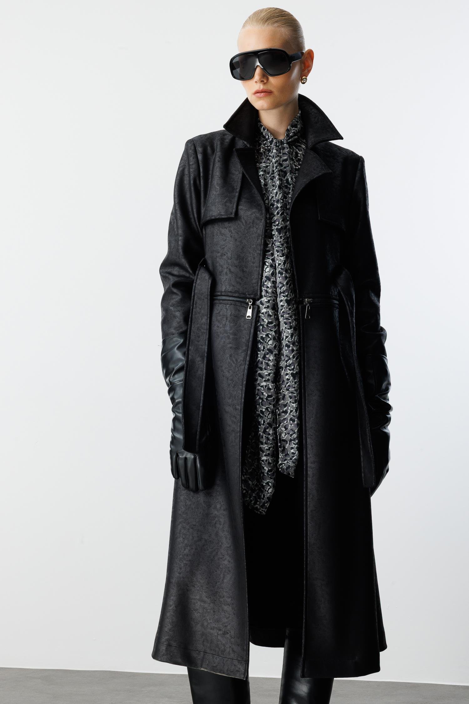 Modailgi  Mono Yaka Kuşaklı Koları Apoletli Belde Açılır Kapanır Çift Taraflı Fermuar Detaylı Astarsız Trençkot Siyah