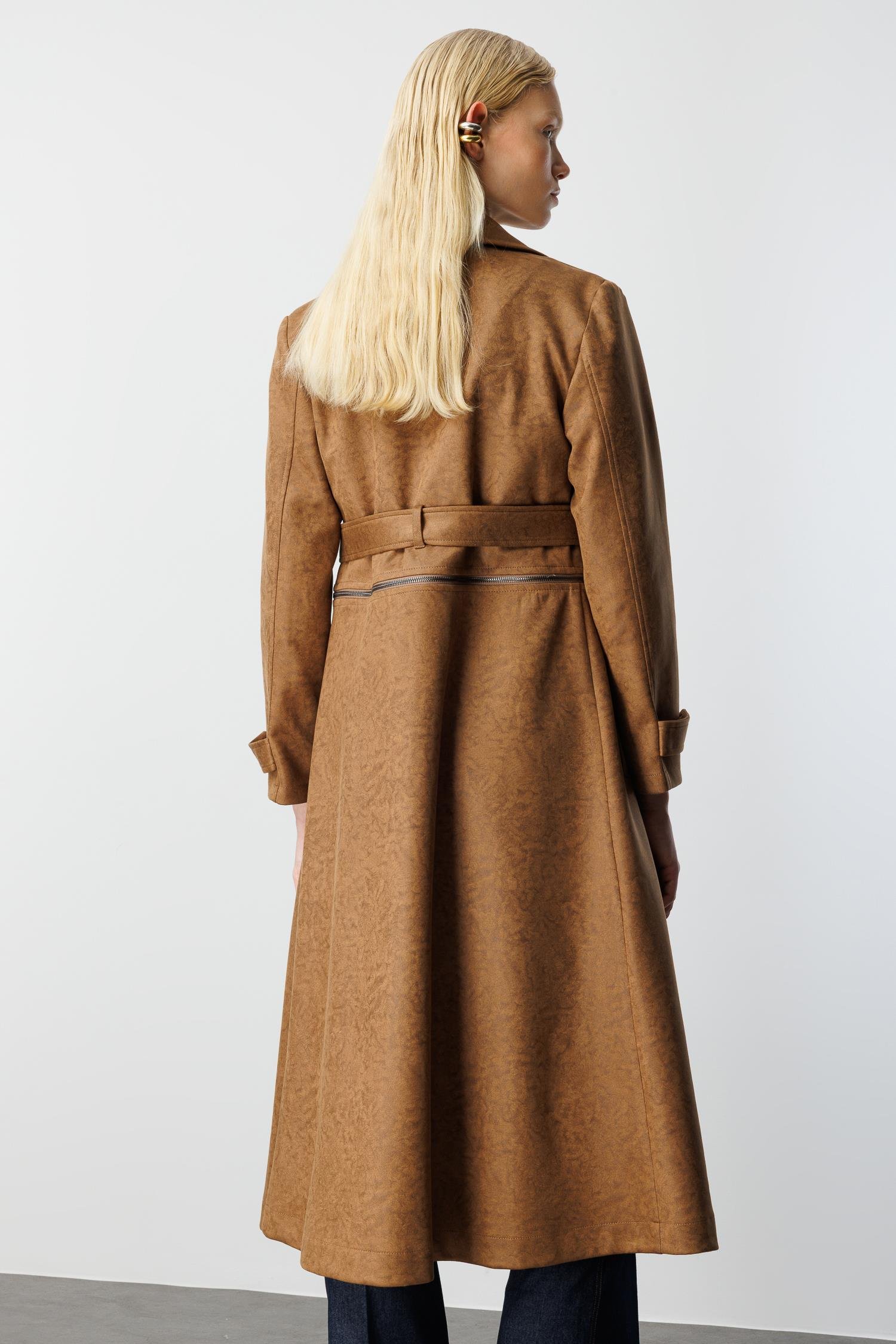 Modailgi  Mono Yaka Kuşaklı Koları Apoletli Belde Açılır Kapanır Çift Taraflı Fermuar Detaylı Astarsız Trençkot Taba