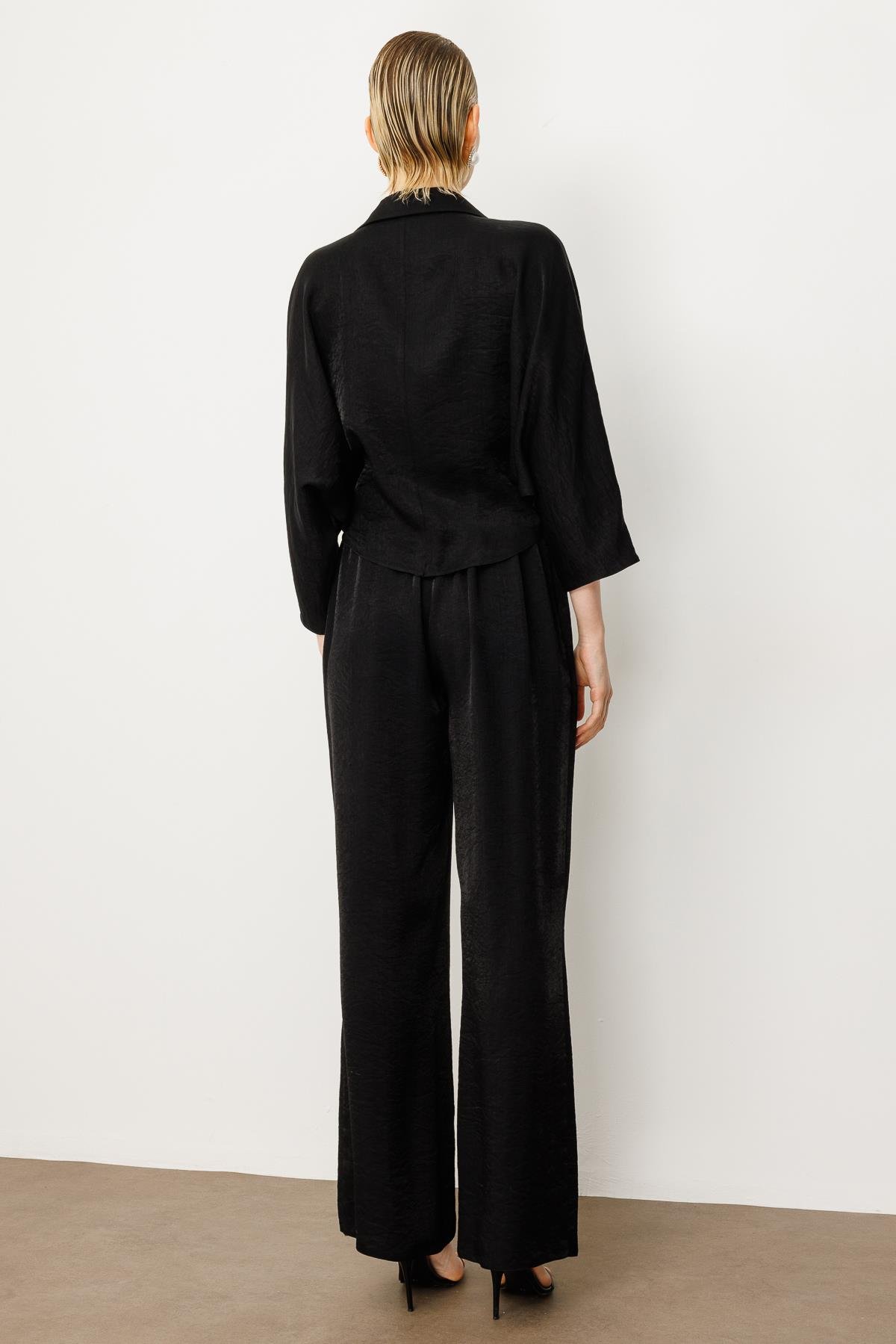 Modailgi  Mono Yaka Yarasa Kol Önden Bağlama Detaylı Kısa Gömlek Siyah