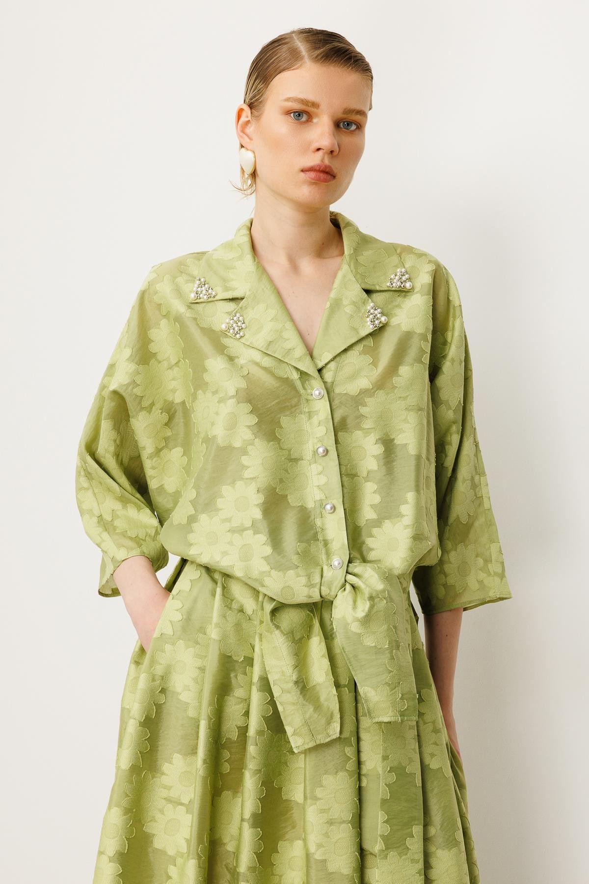 Modailgi  Mono Yaka Yarasa Kol Önden Bağlamalı İnci Detaylı Gömlek Yeşil