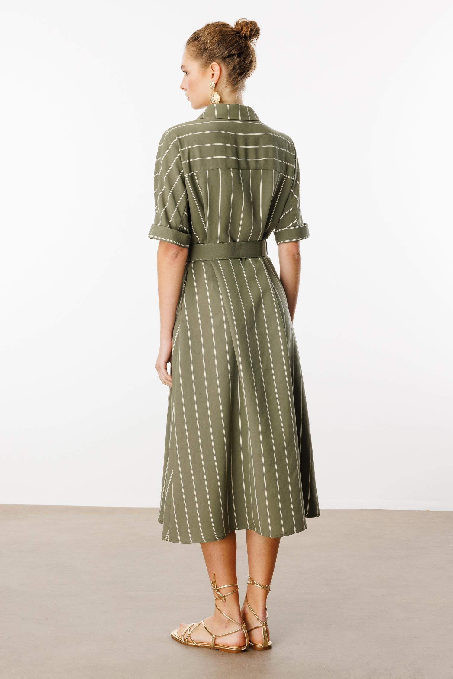 Modailgi  Mono Yaka Yarasa ve Duble Kol Yandan Cepli Kemer Detaylı Midi Boy Elbise Haki