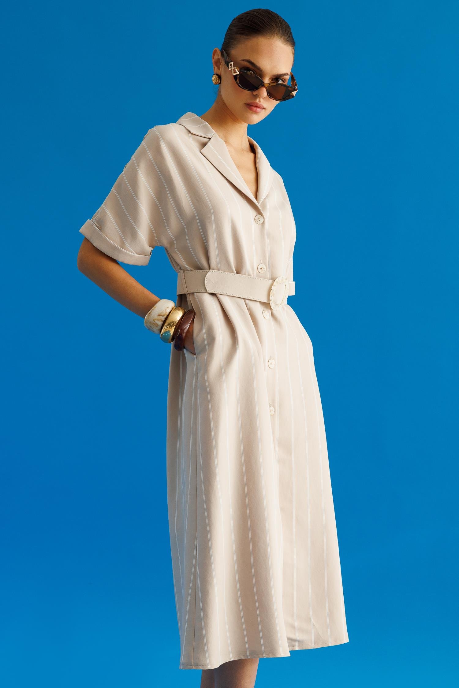 Modailgi  Mono Yaka Yarasa ve Duble Kol Yandan Cepli Kemer Detaylı Midi Boy Elbise Taş