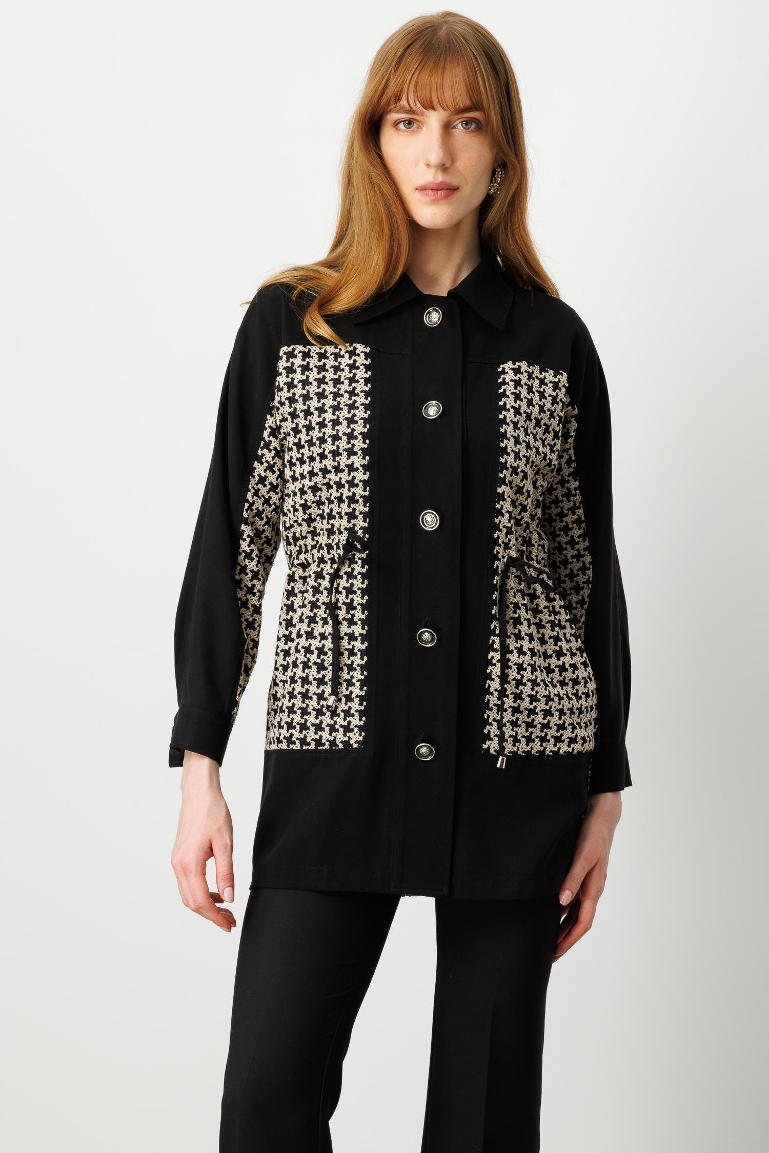 Modailgi  Nakışlı Kumaş İle Garni Detaylı Belde Tünel Bağcıklı Bedeni Kesikli Tunik Kap Siyah